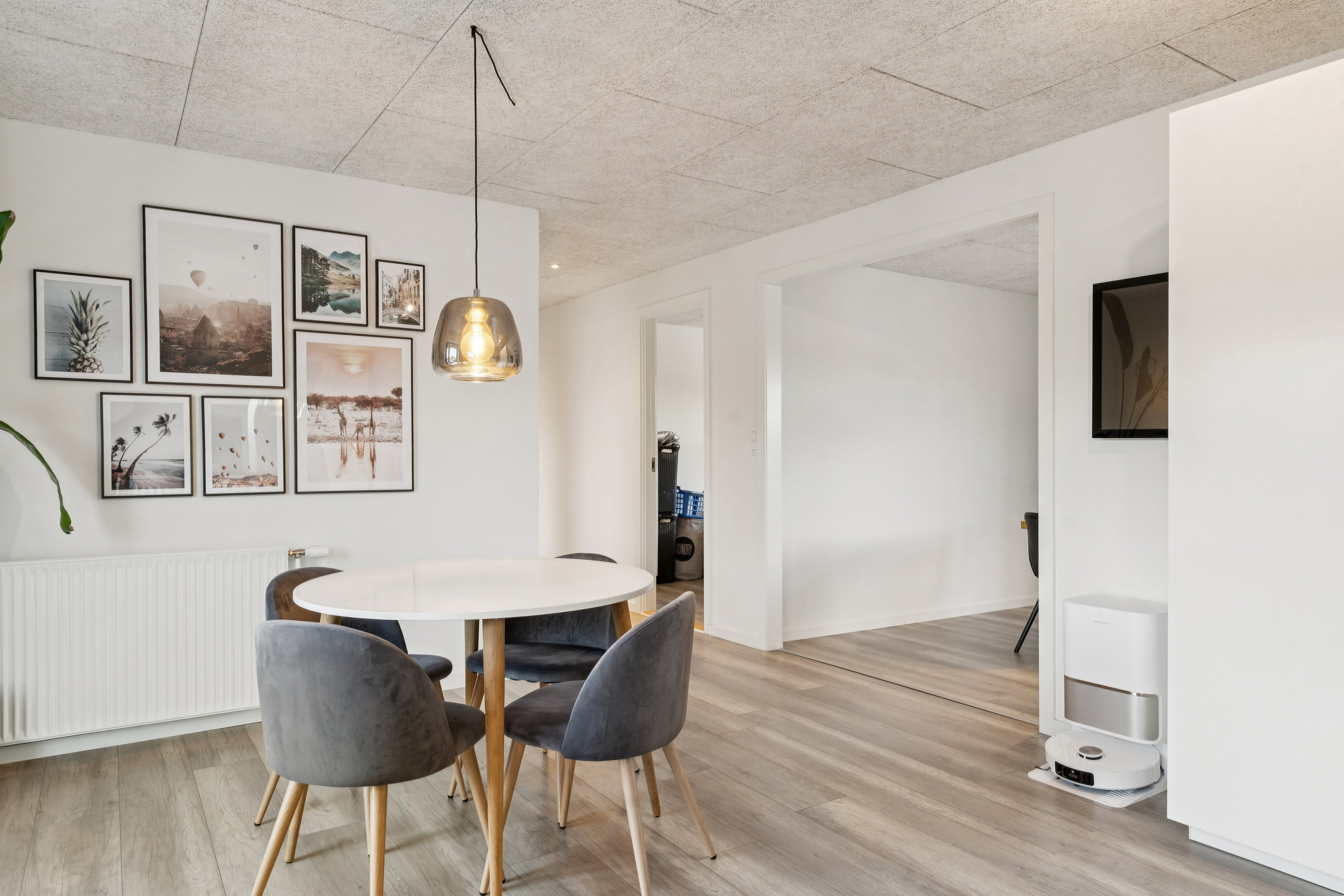 Fremhævet spiseplads billede i fuldskærmstilstand. Billede af Aakjærsvej 8, 8723 Løsning