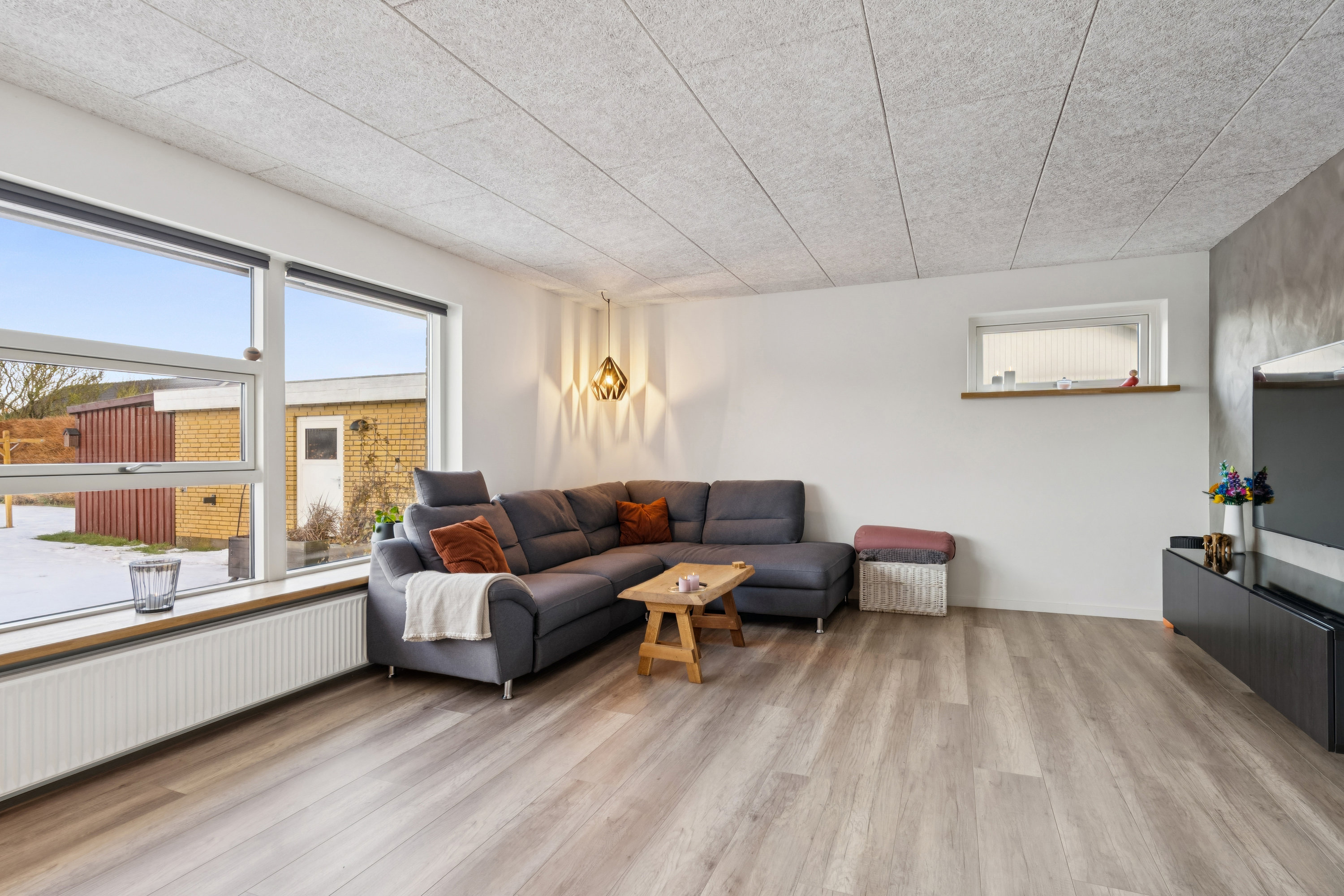 Fremhævet stue billede i fuldskærmstilstand. Billede af Aakjærsvej 8, 8723 Løsning