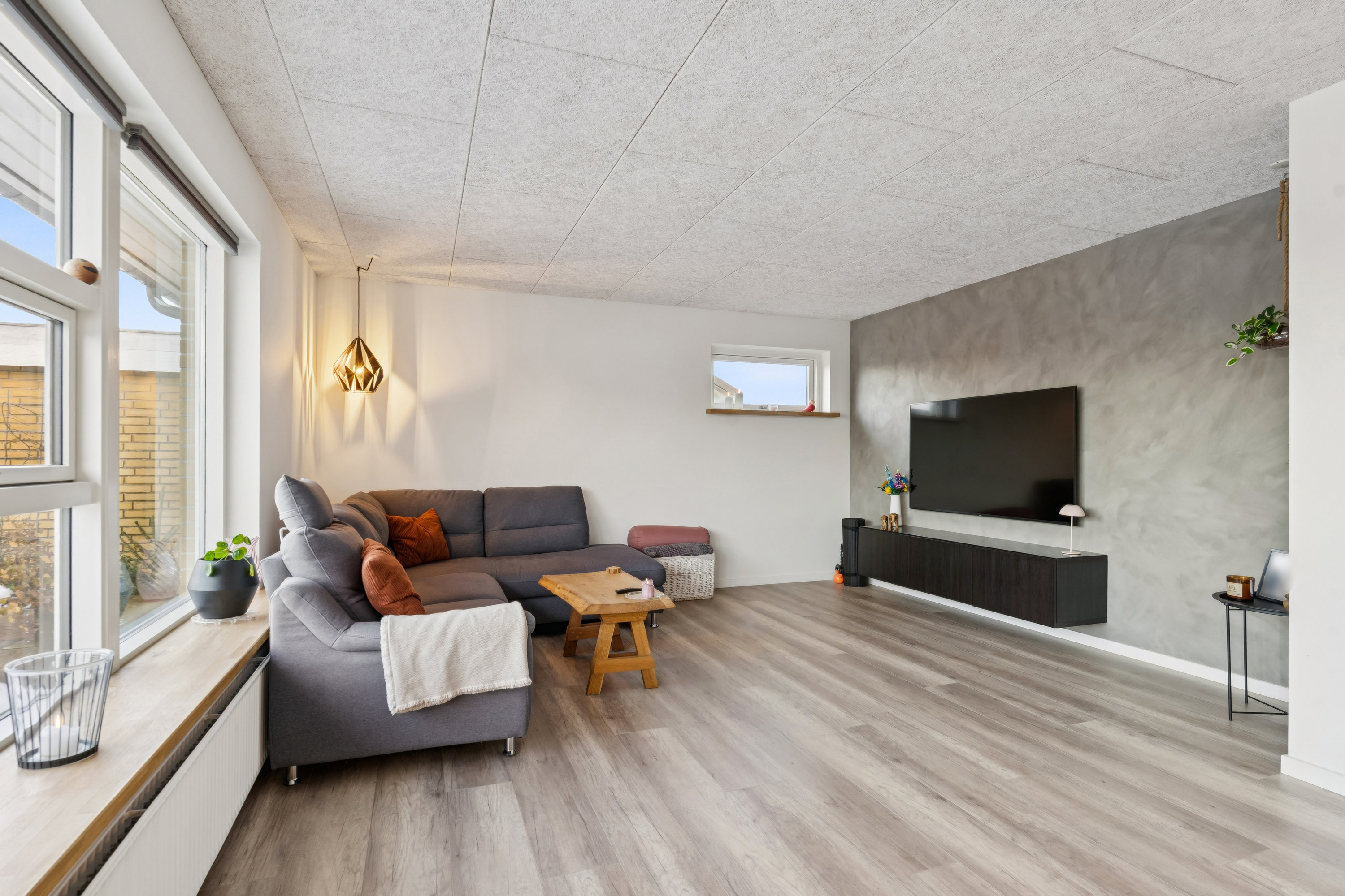 Fremhævet stue billede i fuldskærmstilstand. Billede af Aakjærsvej 8, 8723 Løsning