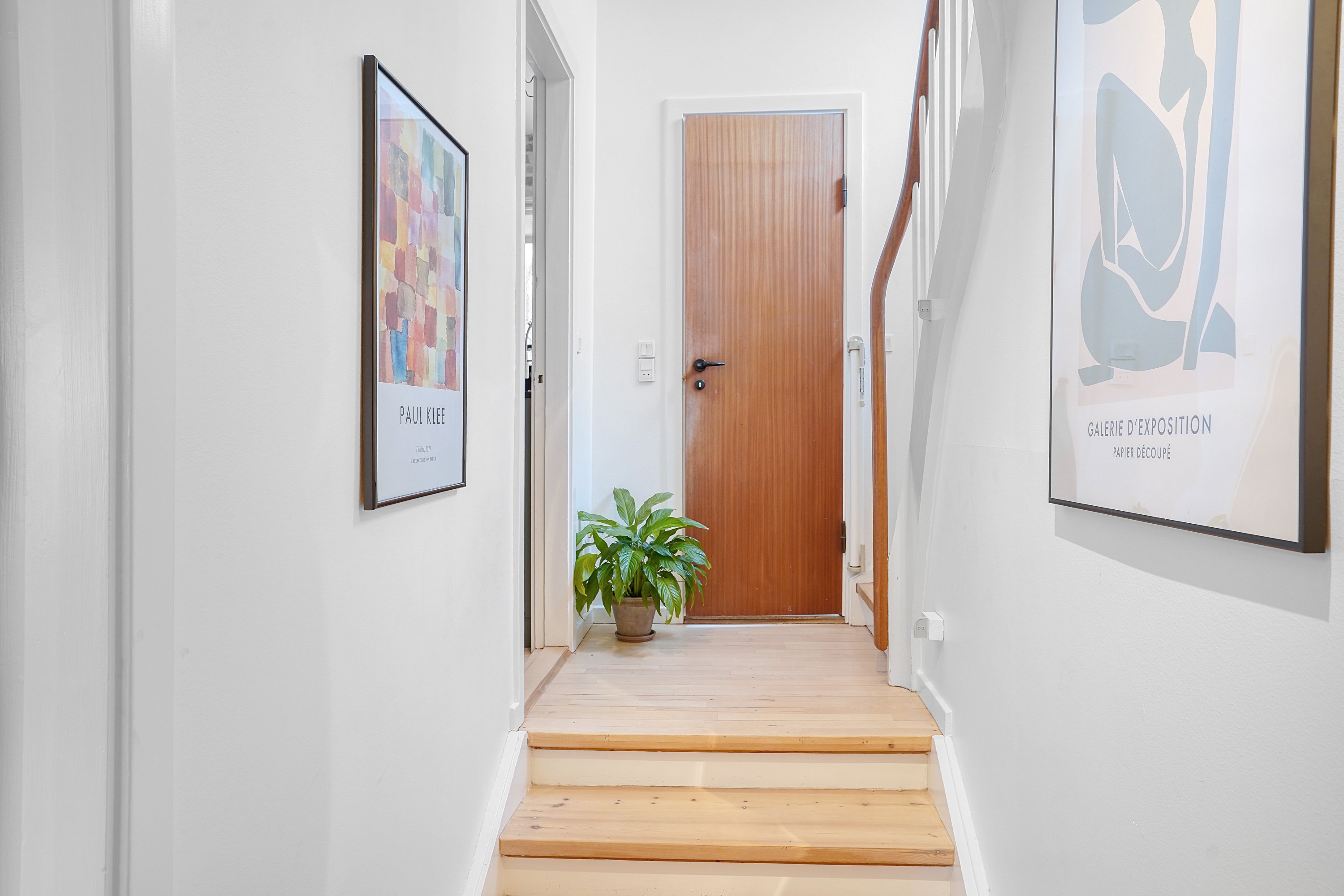 Fremhævet entré billede i fuldskærmstilstand. Billede af Granbakken 8, 3400 Hillerød