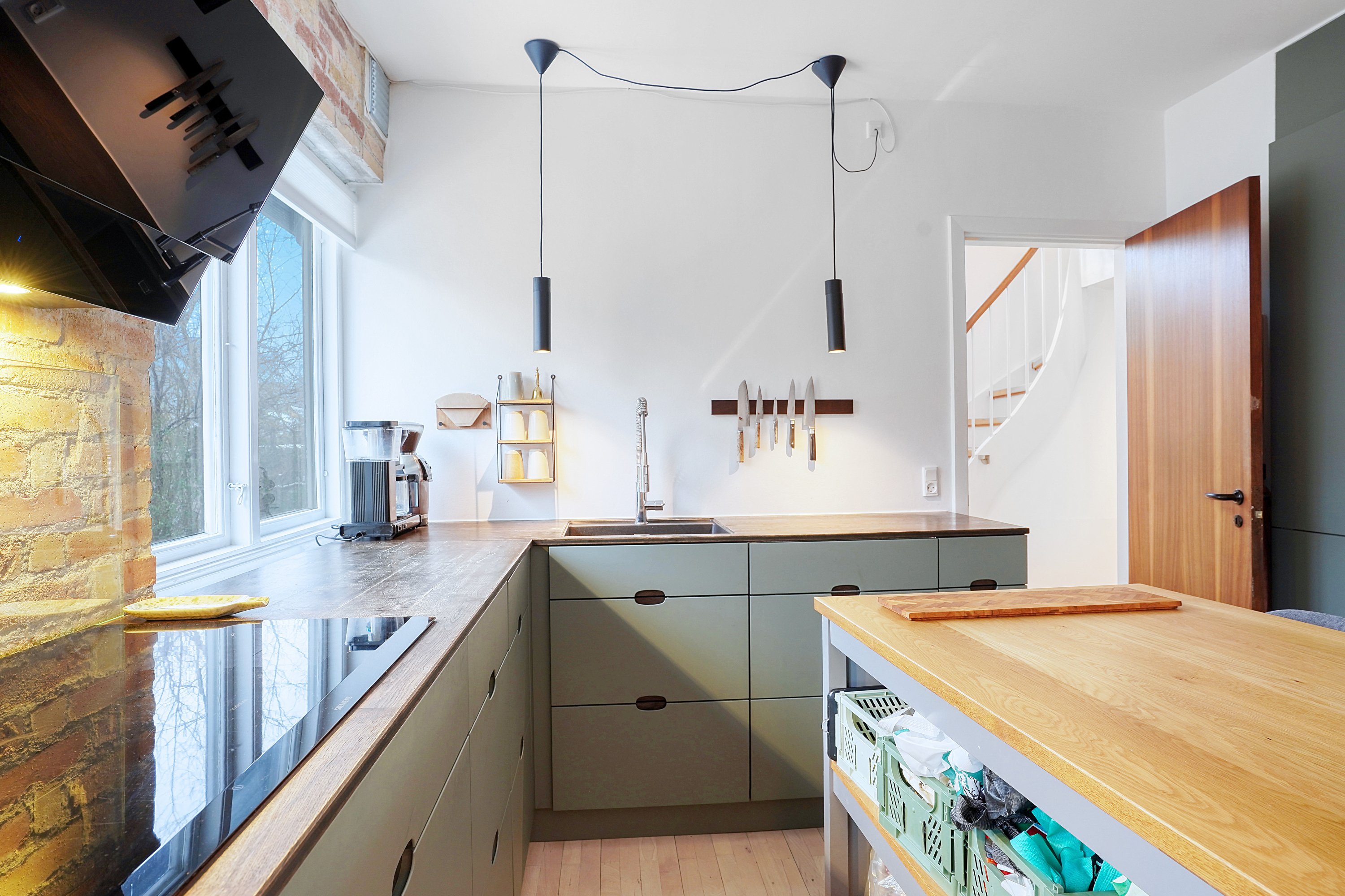 Fremhævet køkken billede i fuldskærmstilstand. Billede af Granbakken 8, 3400 Hillerød