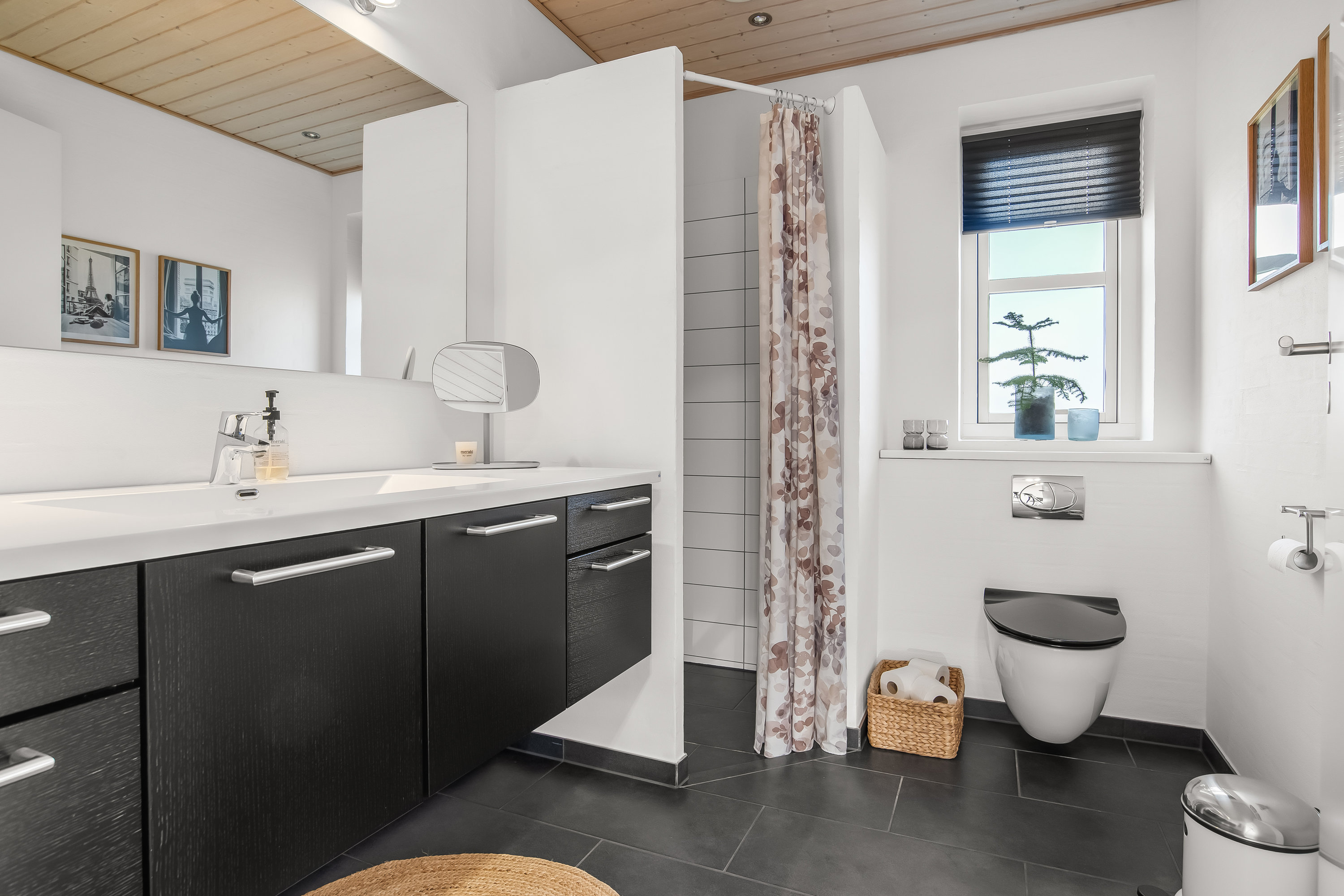 Fremhævet badeværelse billede i fuldskærmstilstand. Billede af Viborgvej 91, Mejrup, 7500 Holstebro