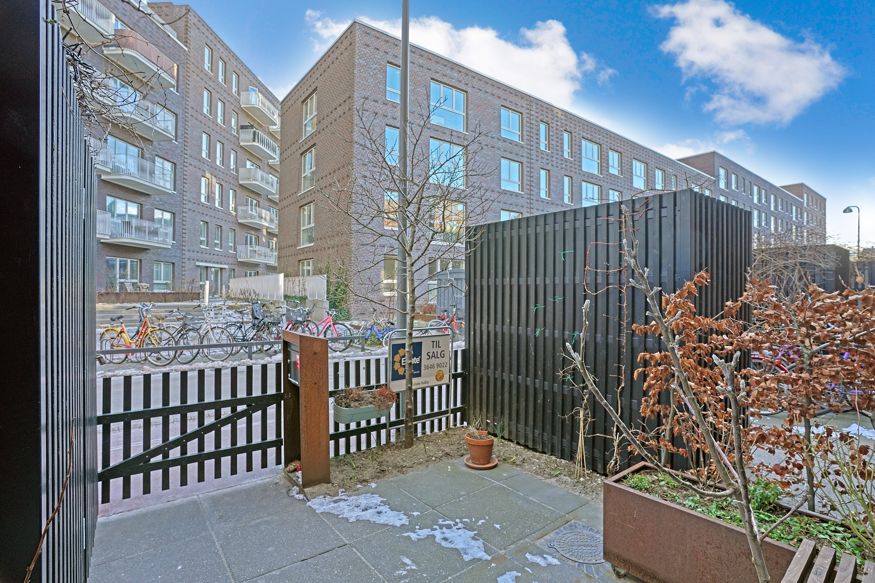 Fremhævet indkørsel billede i fuldskærmstilstand. Billede af Rubinolavej 43, 2500 Valby