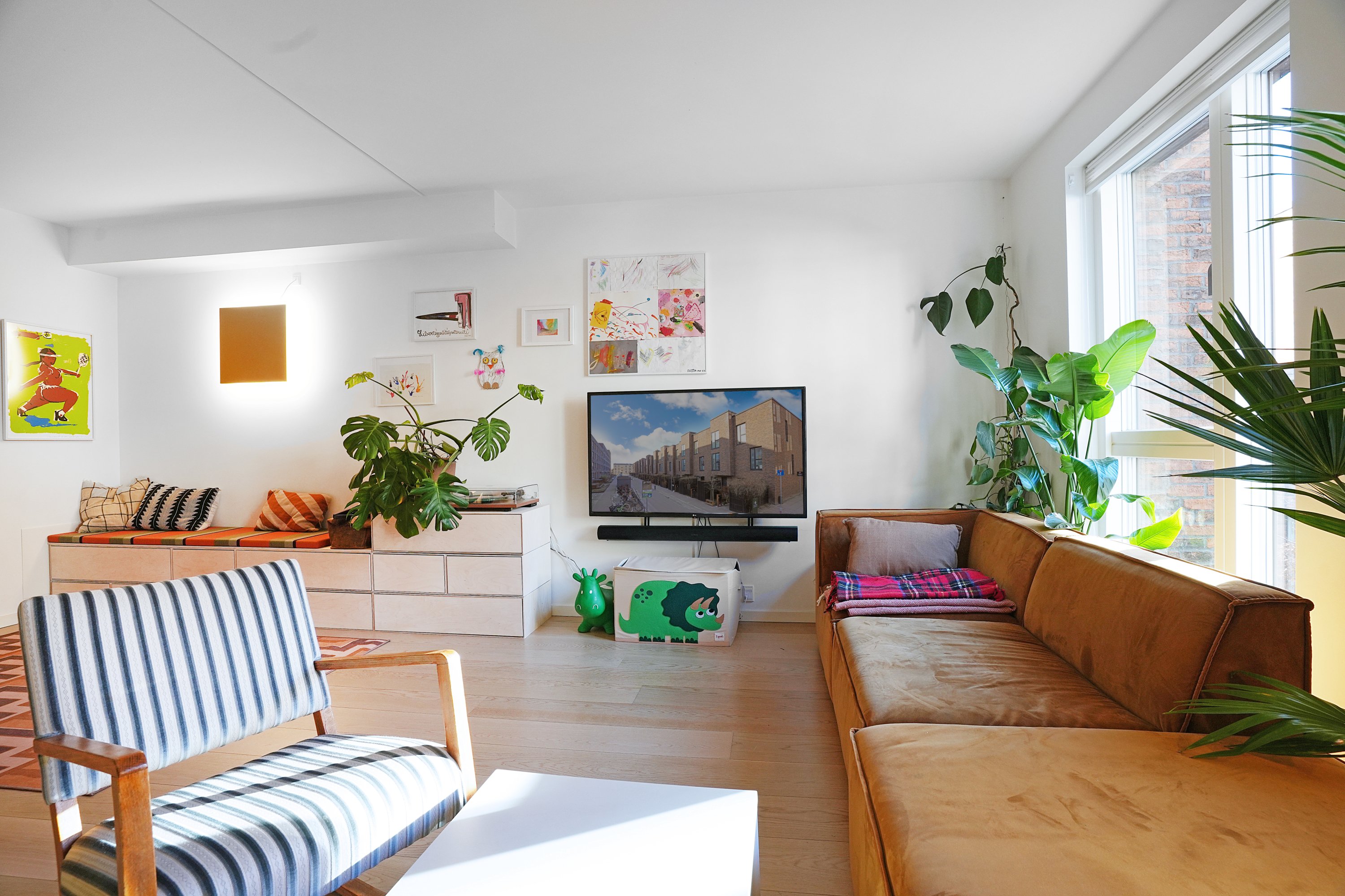 Fremhævet stue billede i fuldskærmstilstand. Billede af Rubinolavej 43, 2500 Valby