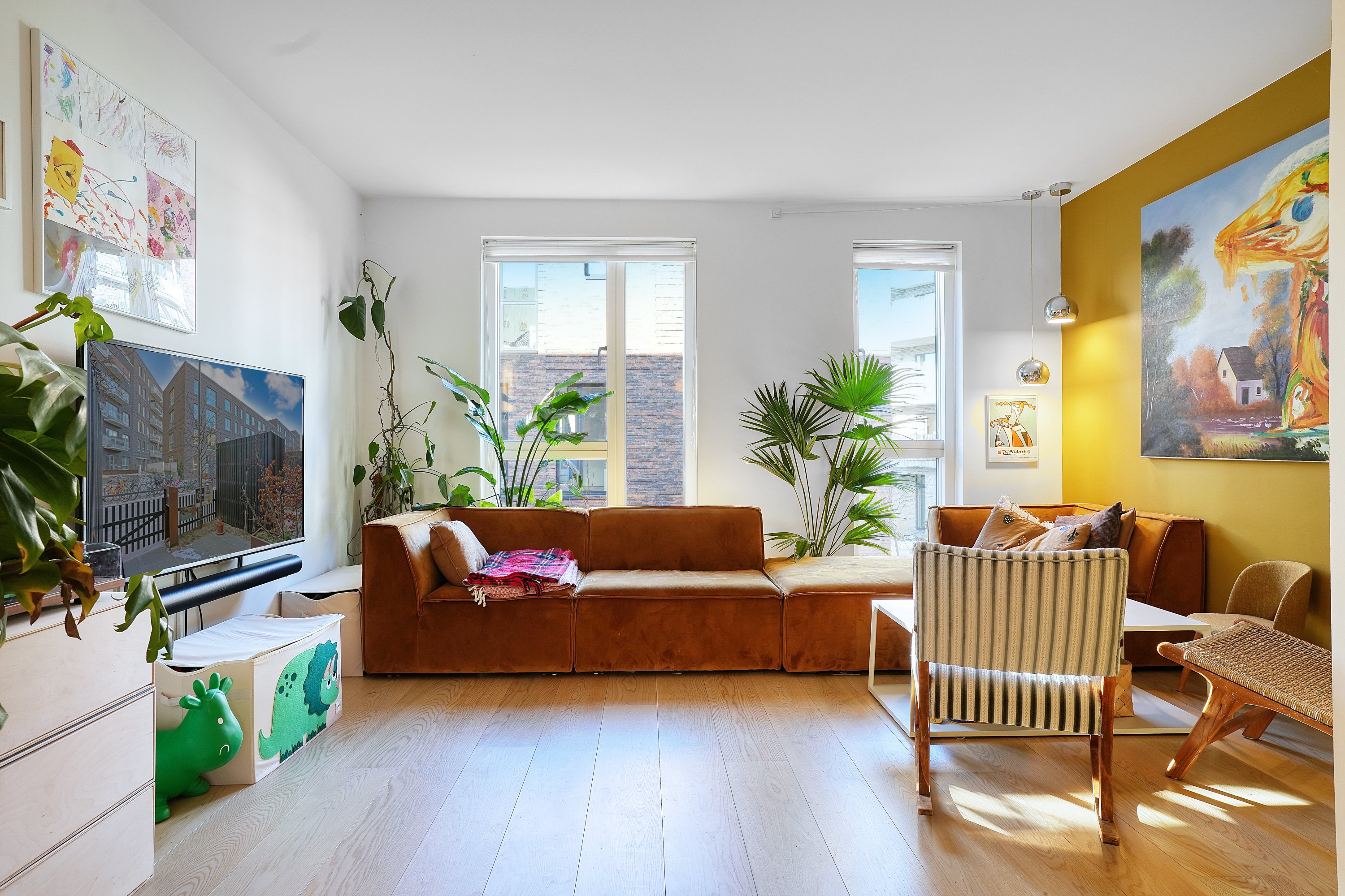 Fremhævet stue billede i fuldskærmstilstand. Billede af Rubinolavej 43, 2500 Valby