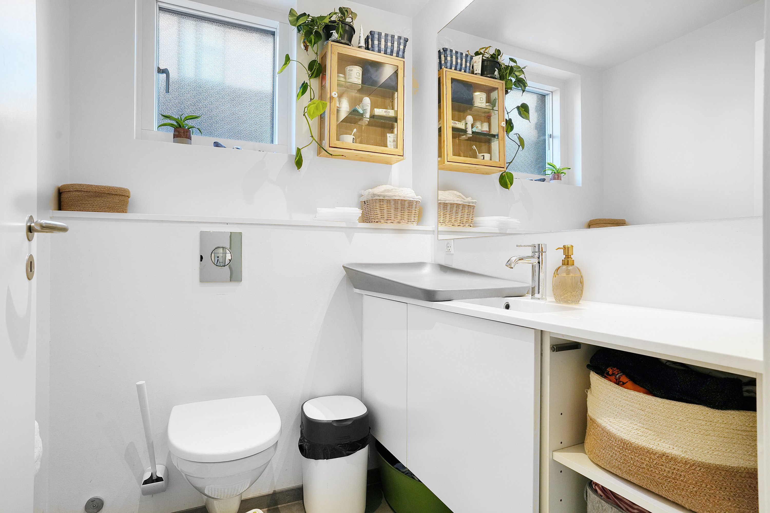 Fremhævet wc billede i fuldskærmstilstand. Billede af Rubinolavej 43, 2500 Valby