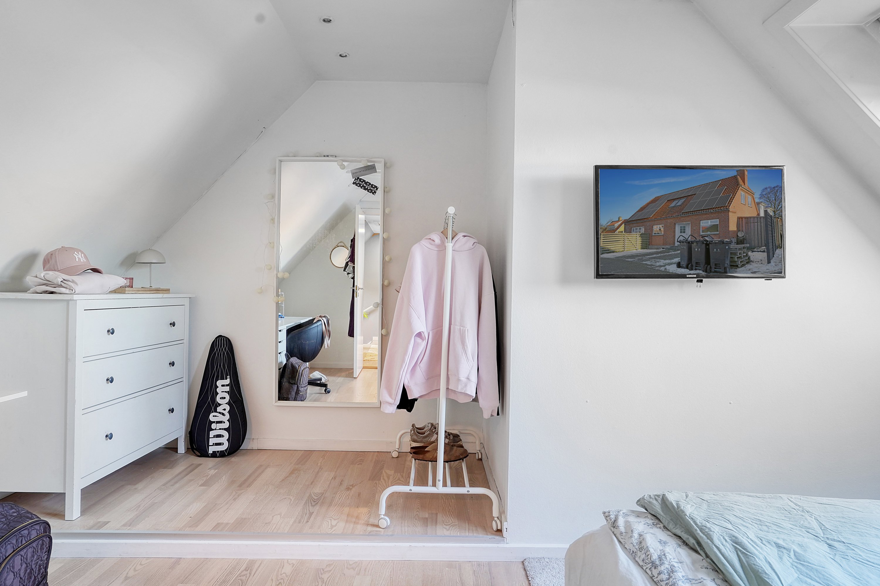 Fremhævet værelse billede i fuldskærmstilstand. Billede af Munkegårdsvej 20B, 3490 Kvistgård