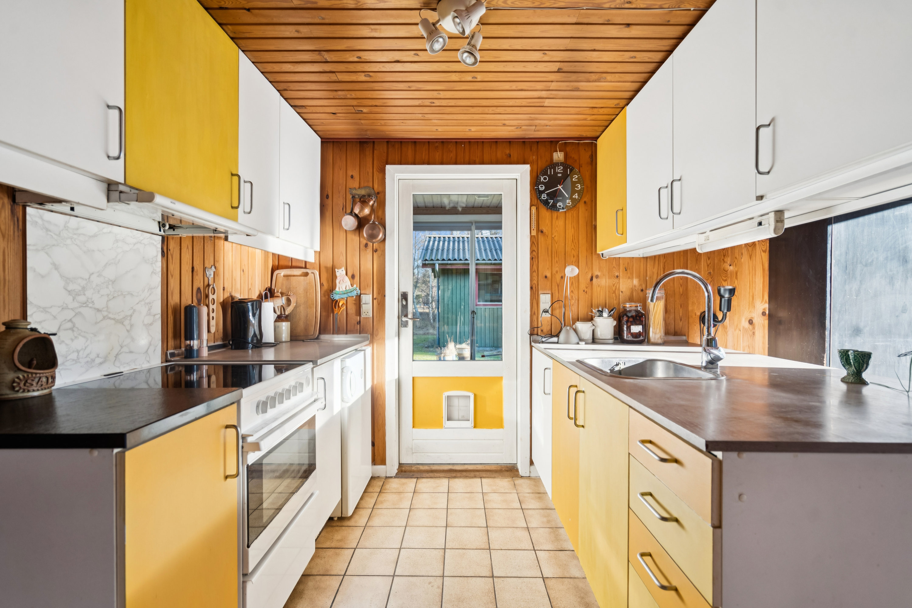 Fremhævet køkken billede i fuldskærmstilstand. Billede af Linievejen 28, Østerby, 9940 Læsø