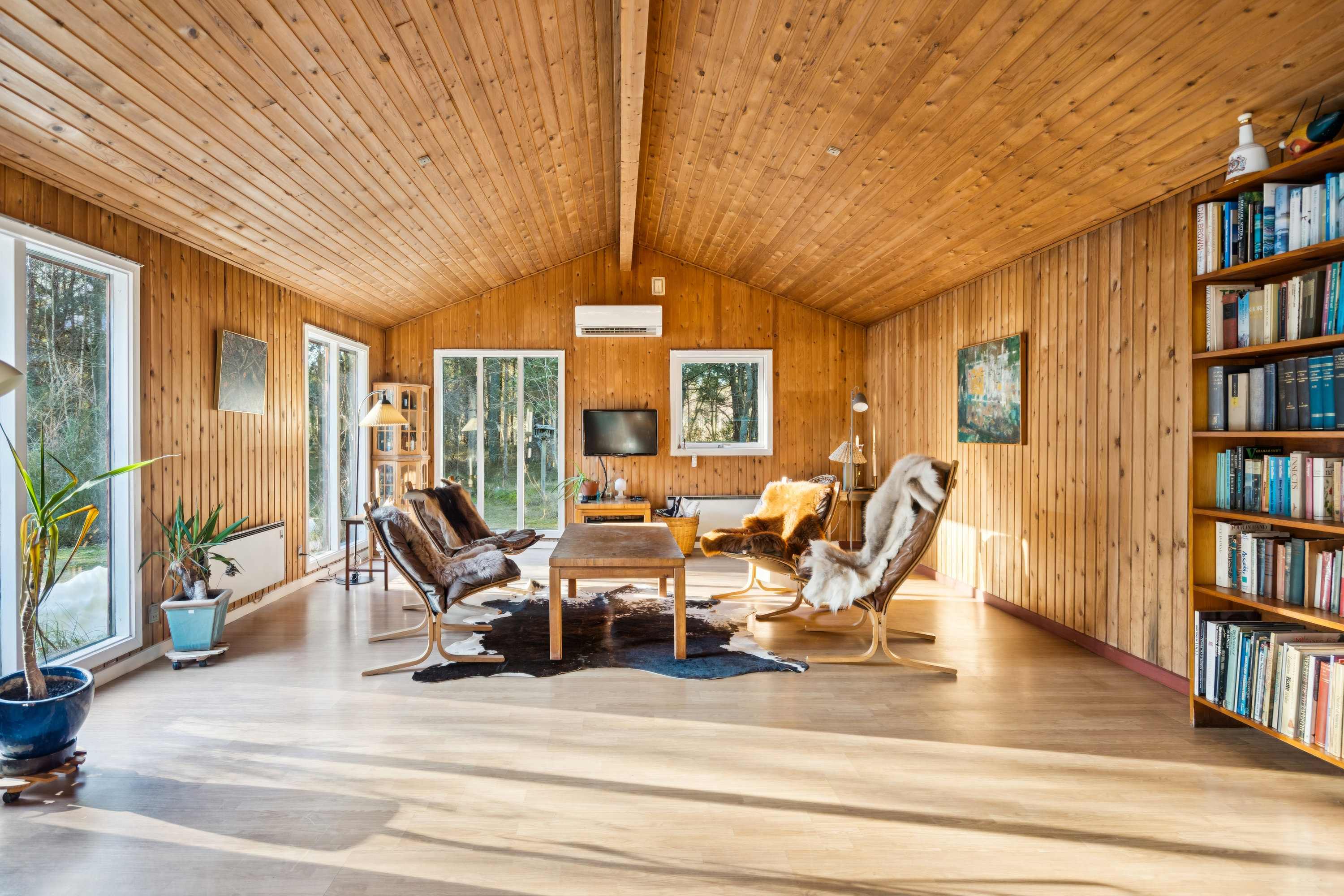 Fremhævet stue billede i fuldskærmstilstand. Billede af Linievejen 28, Østerby, 9940 Læsø