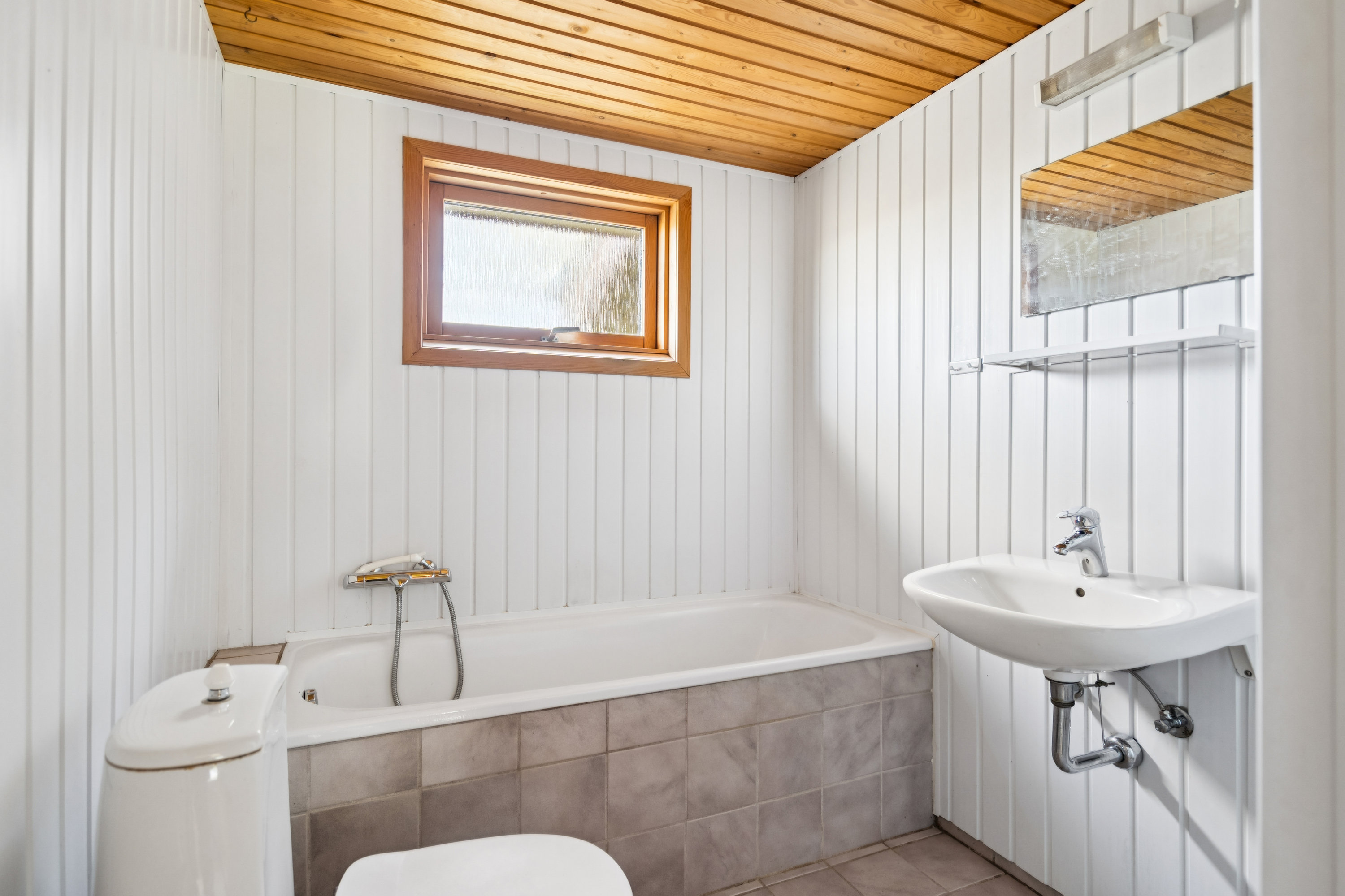 Fremhævet badeværelse billede i fuldskærmstilstand. Billede af Linievejen 28, Østerby, 9940 Læsø