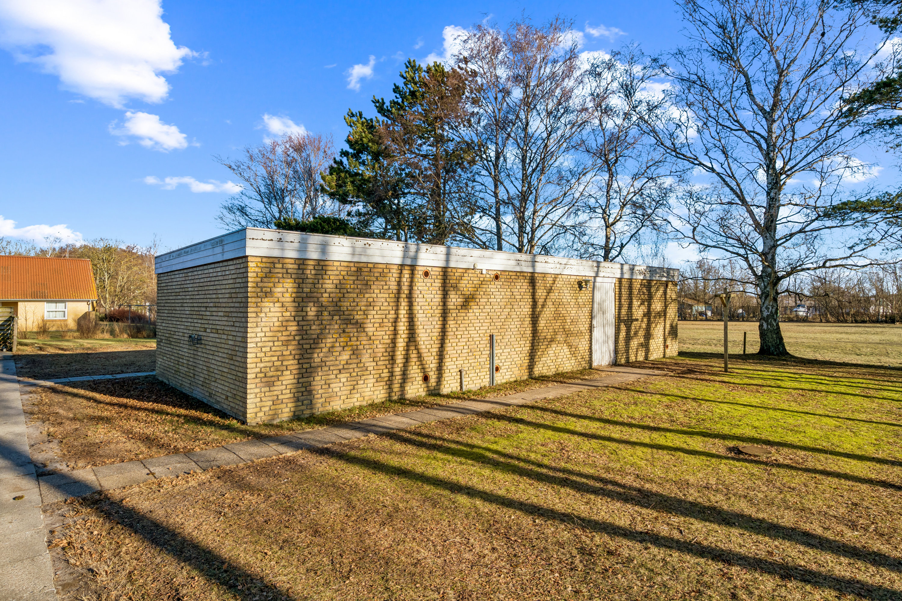 Fremhævet have billede i fuldskærmstilstand. Billede af Doktorvejen 6A, Byrum, 9940 Læsø