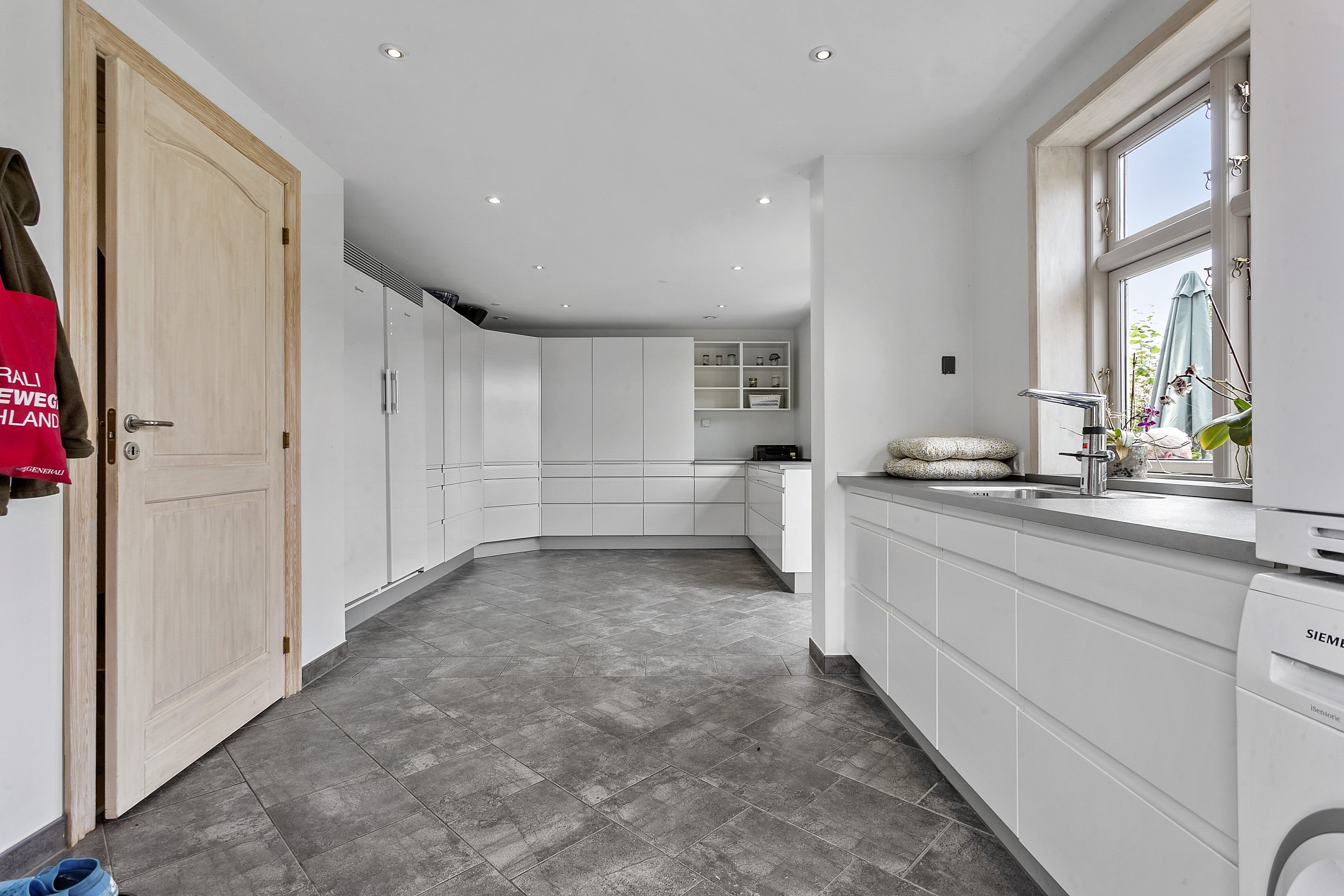 Fremhævet andet billede i fuldskærmstilstand. Billede af Algade 71, Ejby, 5592 Ejby