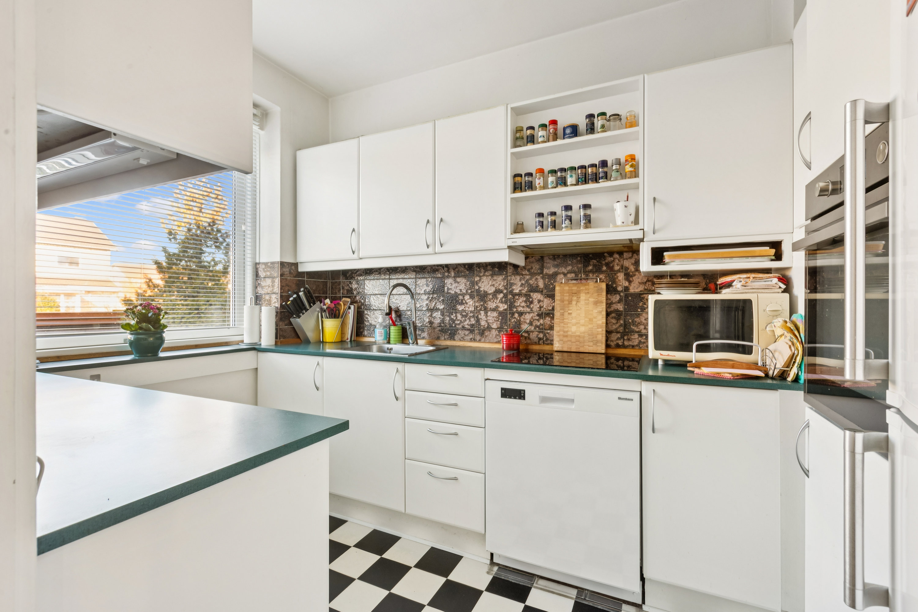 Fremhævet køkken billede i fuldskærmstilstand. Billede af Borrelyngen 20, 2770 Kastrup