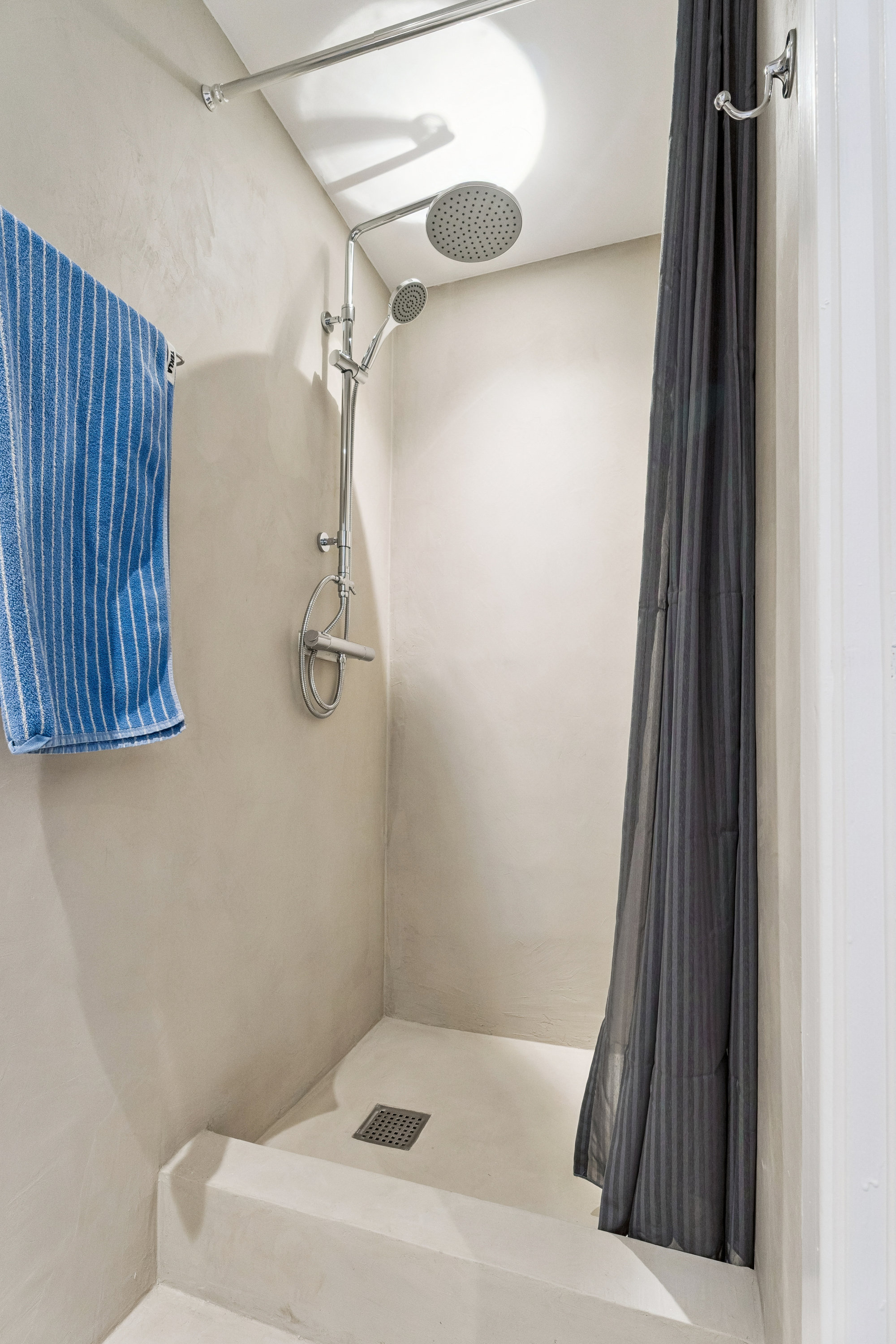 Fremhævet  billede i fuldskærmstilstand. Billede af Fuglegårdsvænget 83, 1. tv., 2820 Gentofte