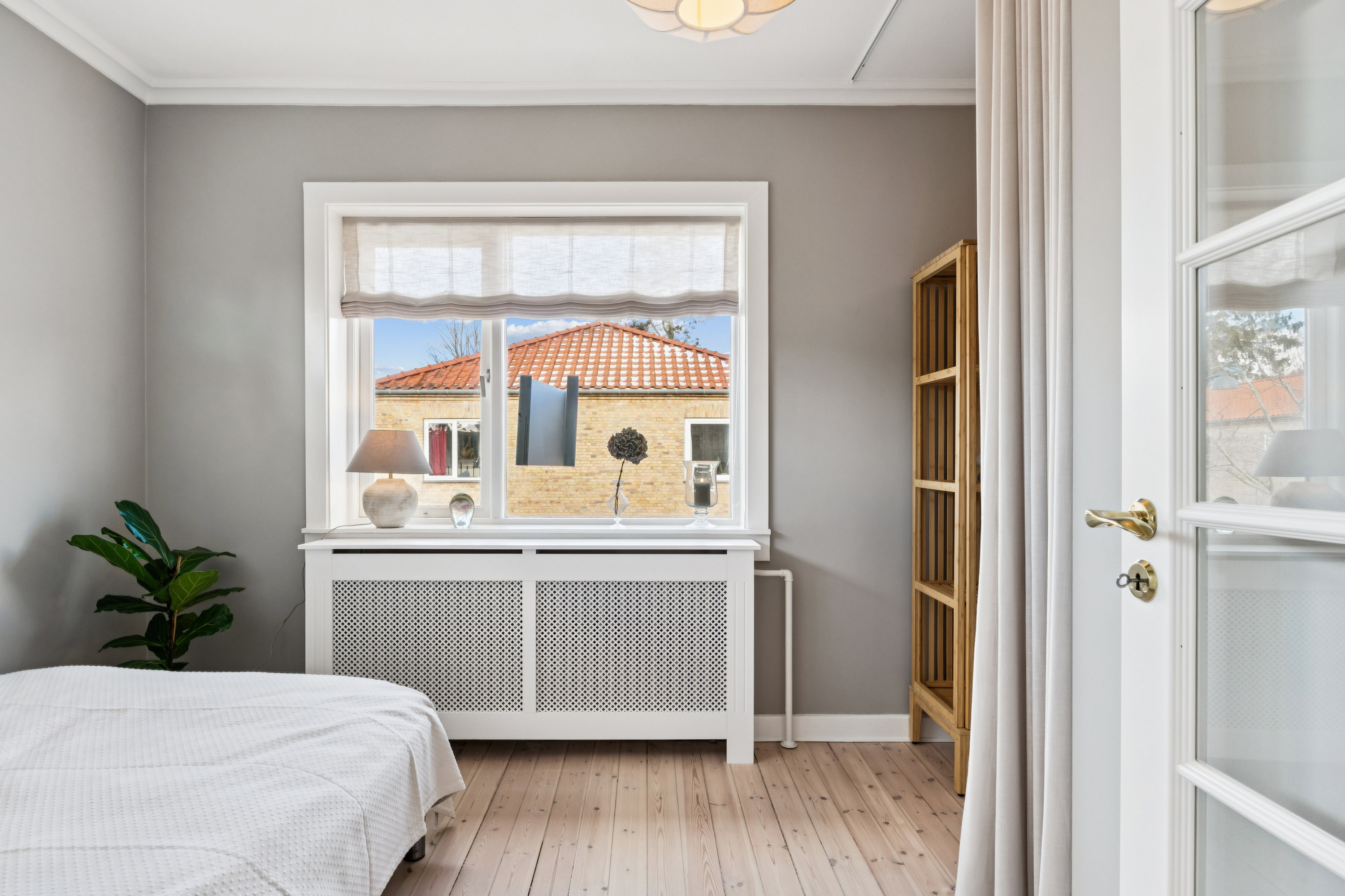 Fremhævet  billede i fuldskærmstilstand. Billede af Fuglegårdsvænget 83, 1. tv., 2820 Gentofte