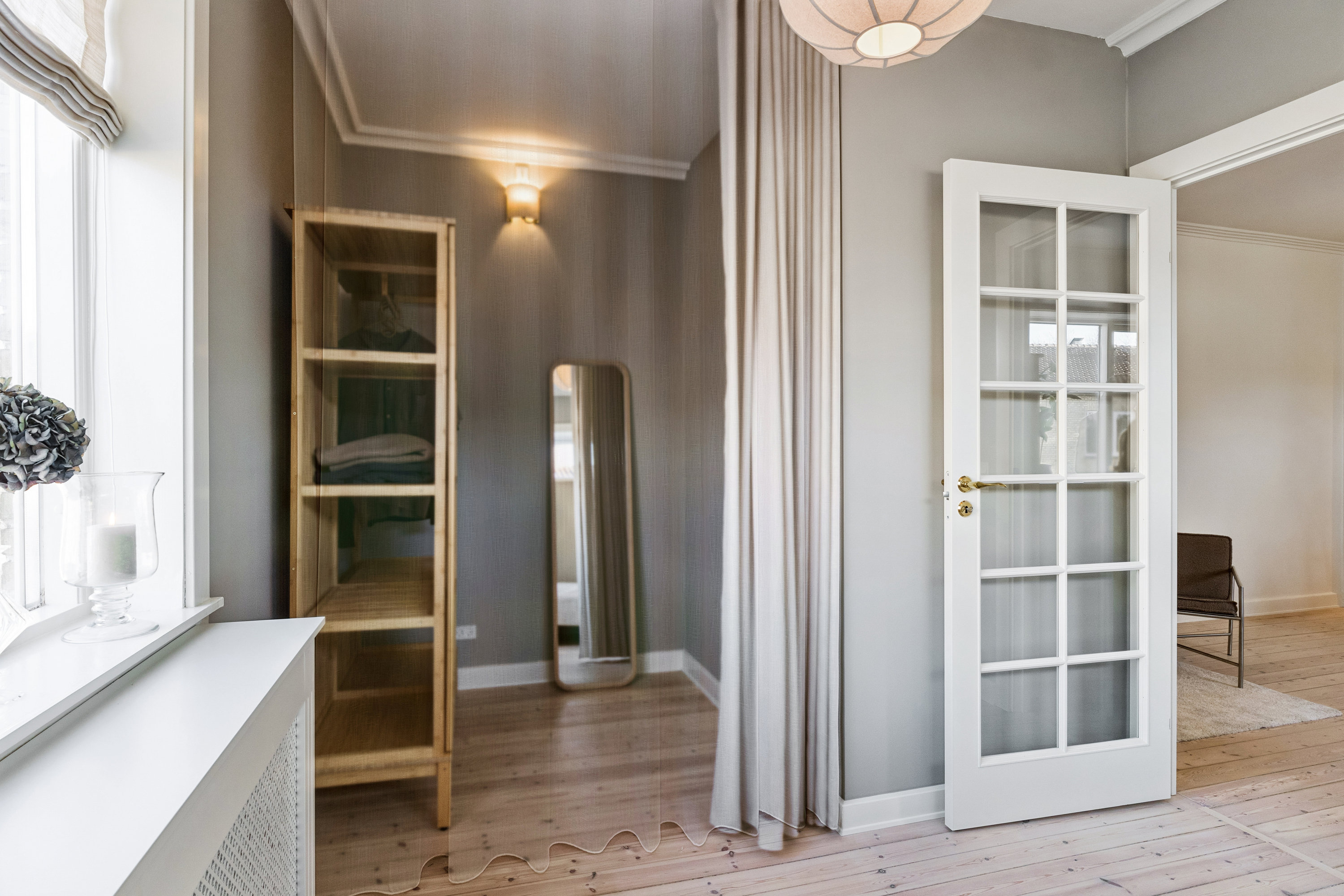 Fremhævet  billede i fuldskærmstilstand. Billede af Fuglegårdsvænget 83, 1. tv., 2820 Gentofte