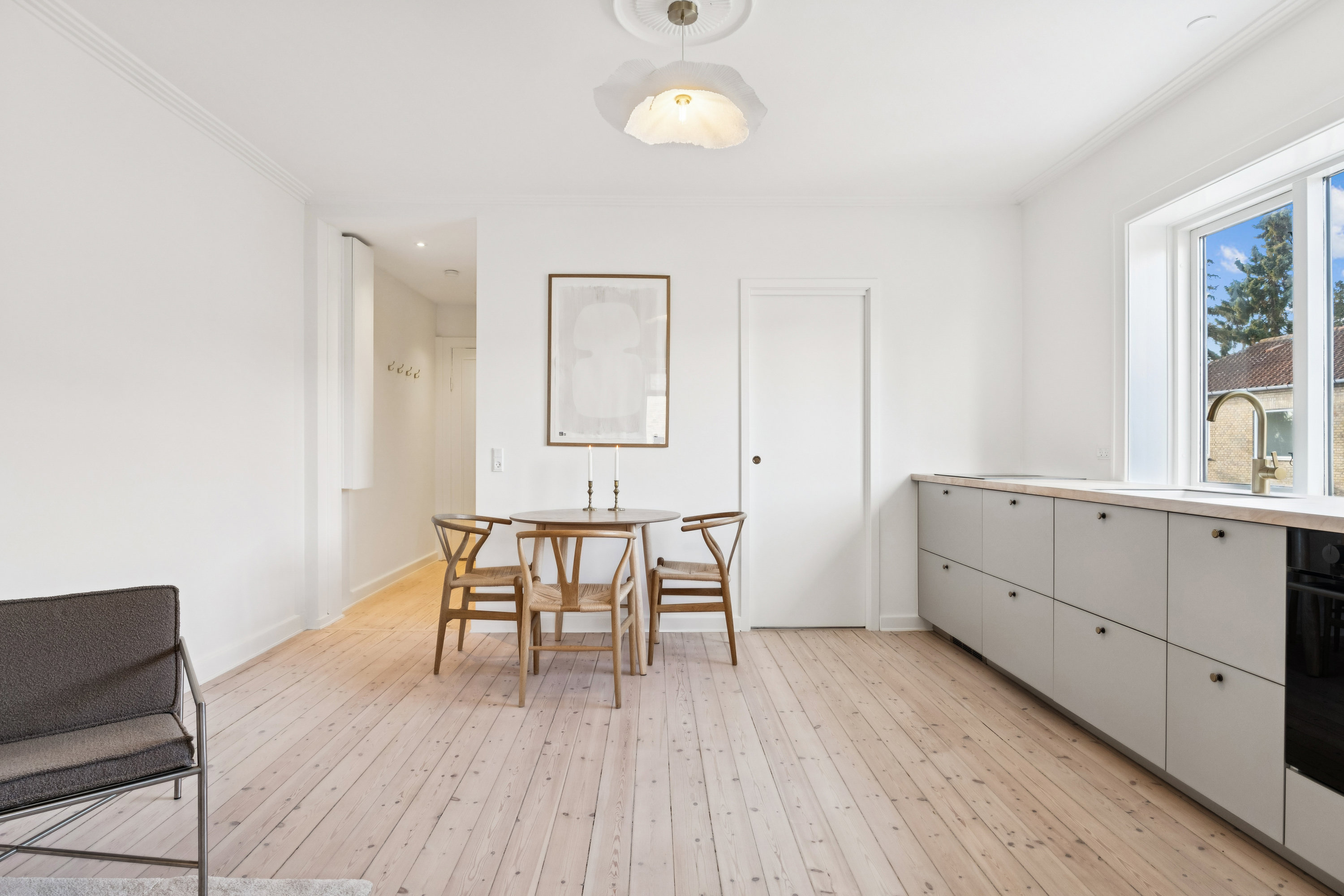 Fremhævet  billede i fuldskærmstilstand. Billede af Fuglegårdsvænget 83, 1. tv., 2820 Gentofte