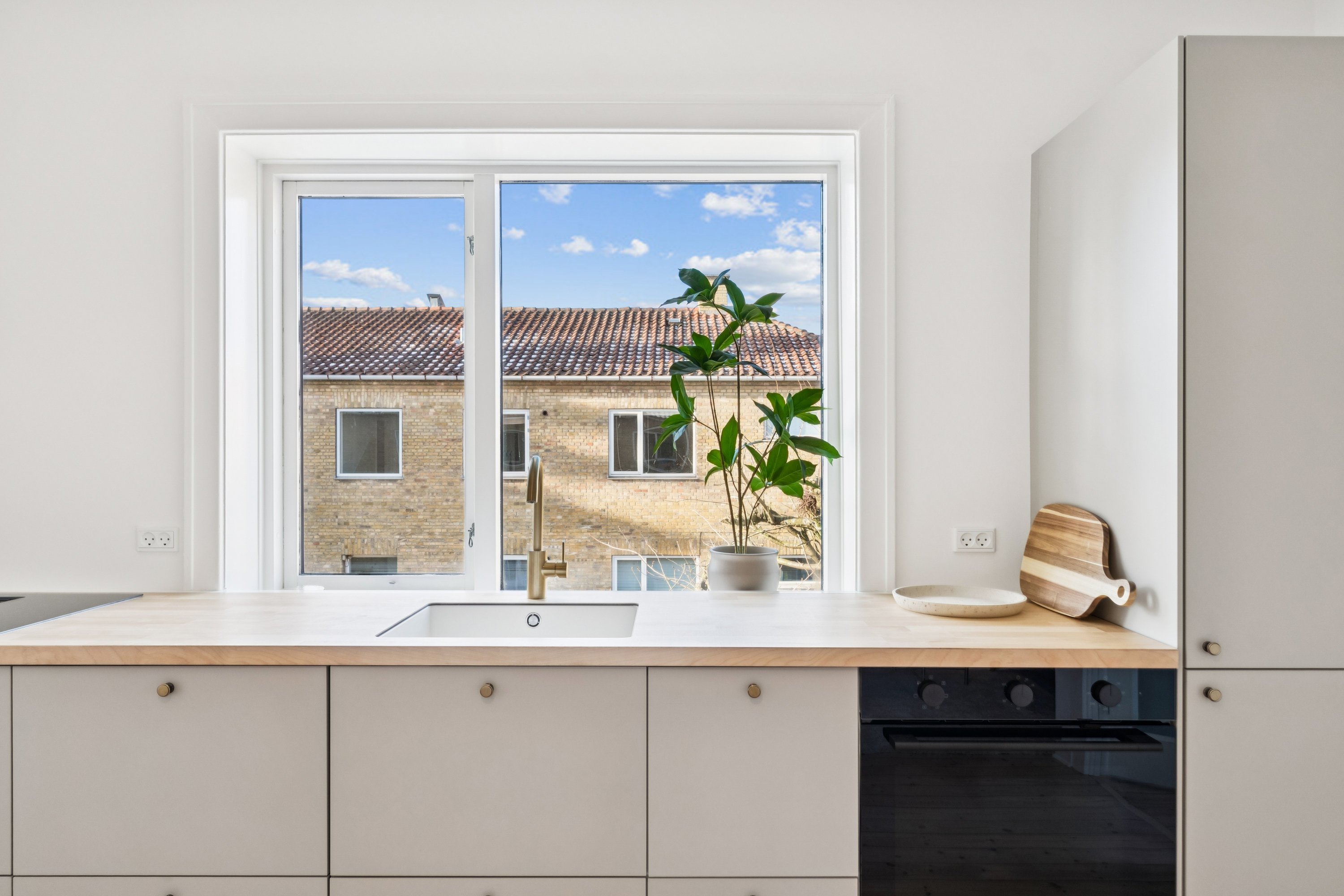 Fremhævet  billede i fuldskærmstilstand. Billede af Fuglegårdsvænget 83, 1. tv., 2820 Gentofte