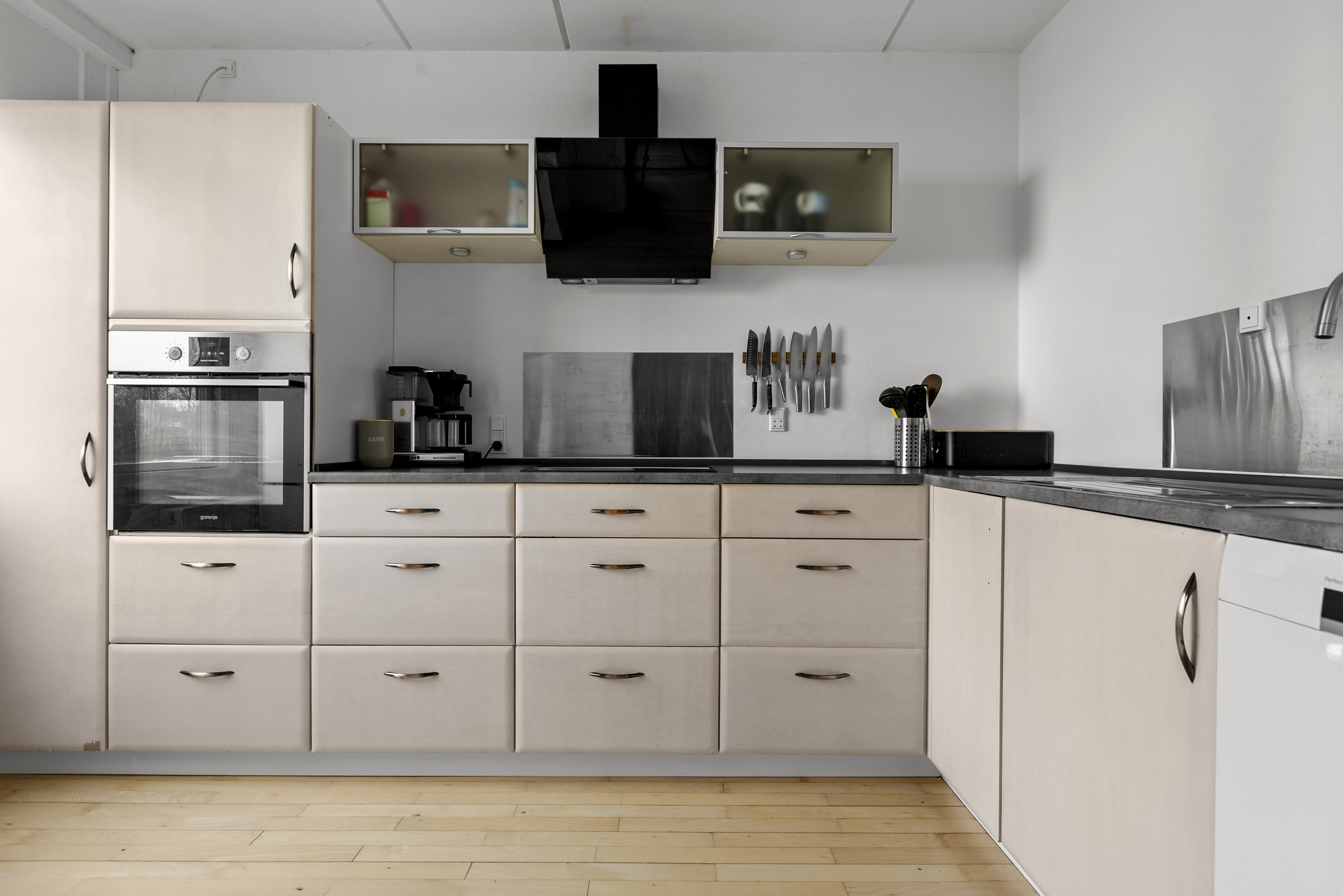 Fremhævet køkken billede i fuldskærmstilstand. Billede af Tyreengen 38, 1. mf., 4220 Korsør