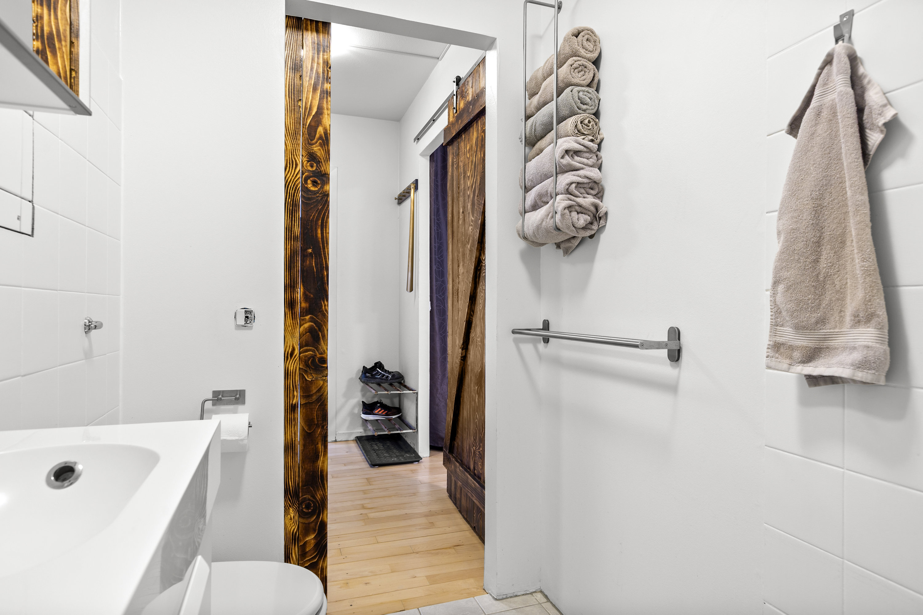 Fremhævet badeværelse billede i fuldskærmstilstand. Billede af Tyreengen 38, 1. mf., 4220 Korsør