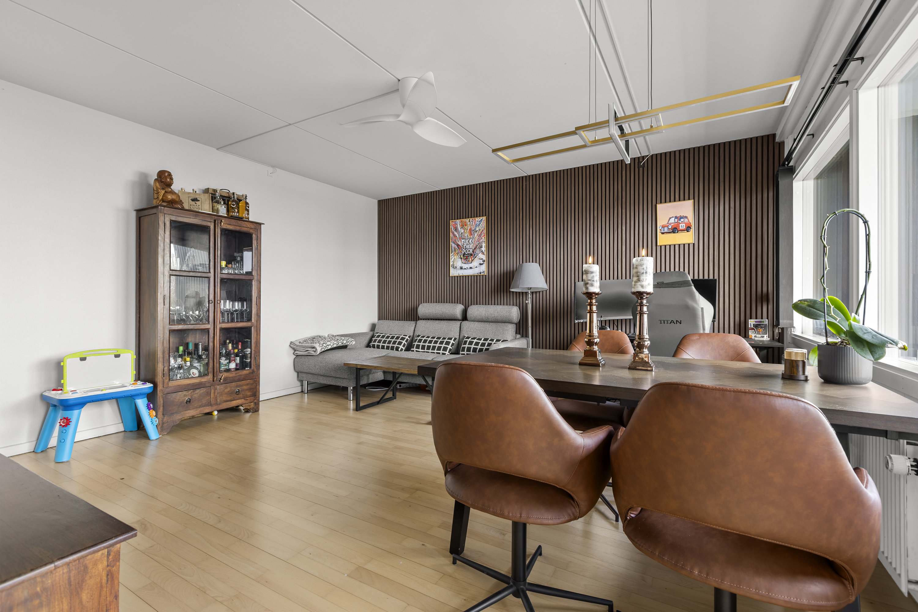 Fremhævet stue billede i fuldskærmstilstand. Billede af Tyreengen 38, 1. mf., 4220 Korsør