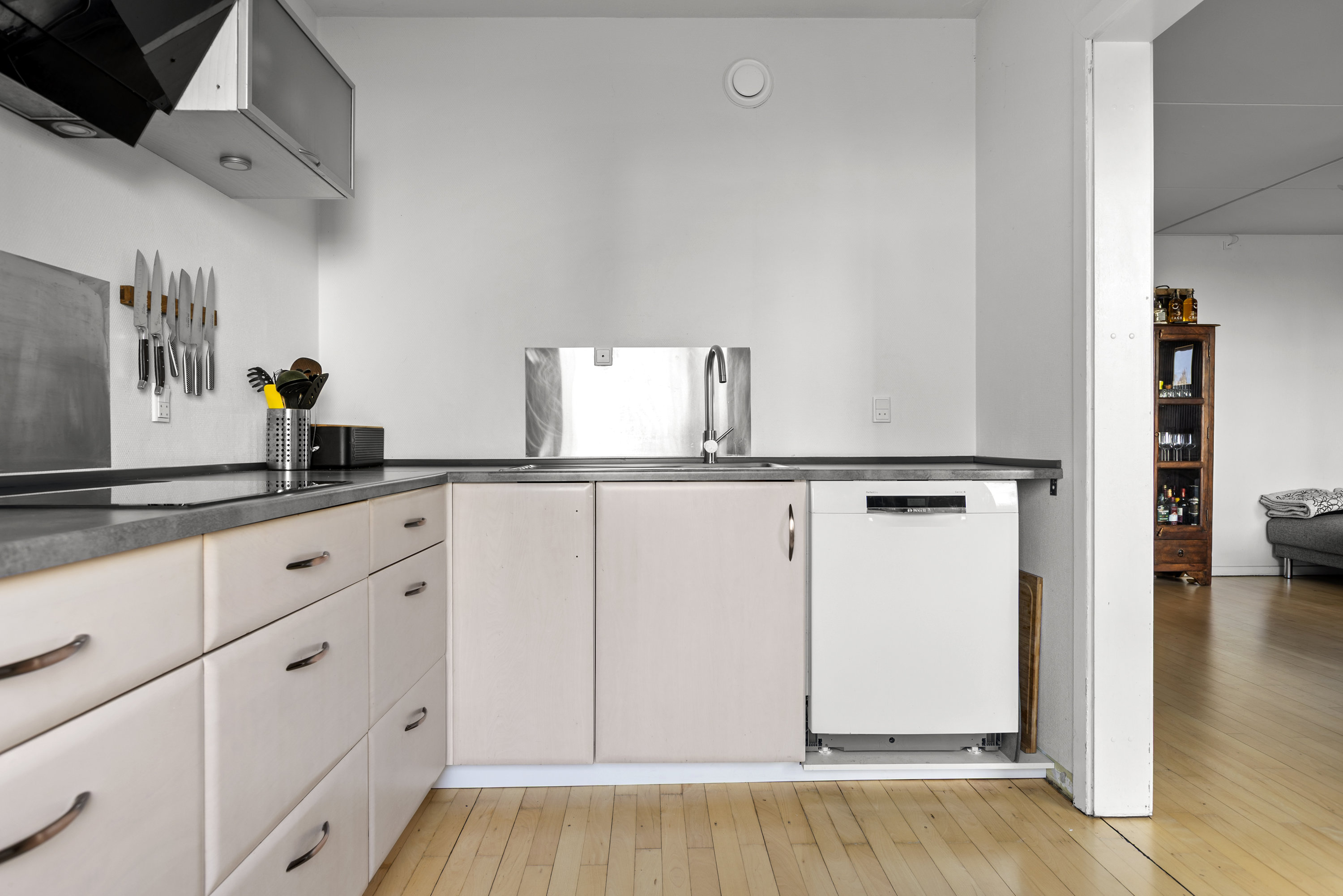 Fremhævet køkken billede i fuldskærmstilstand. Billede af Tyreengen 38, 1. mf., 4220 Korsør