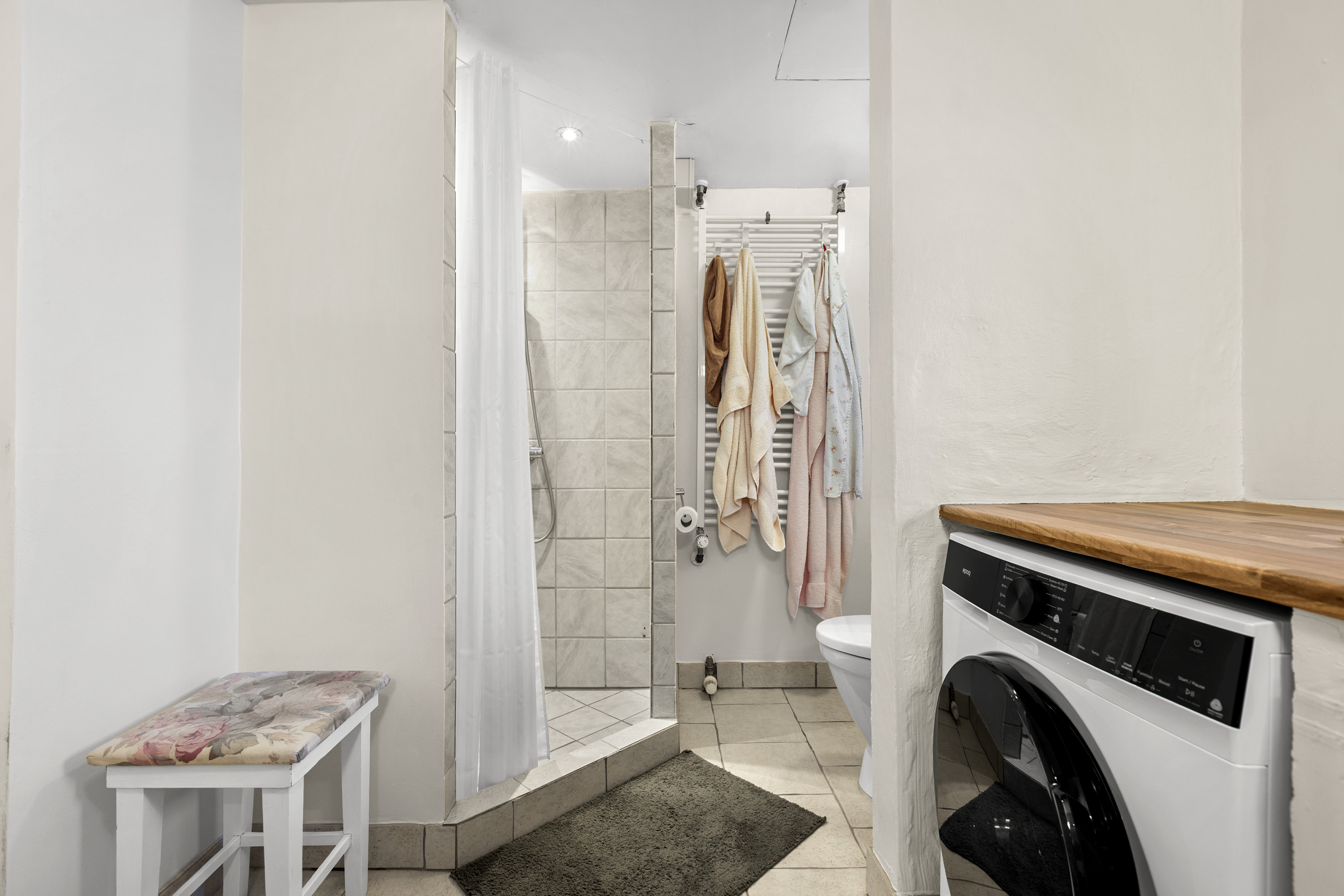 Fremhævet badeværelse billede i fuldskærmstilstand. Billede af Dyrehegnet 33, 4220 Korsør