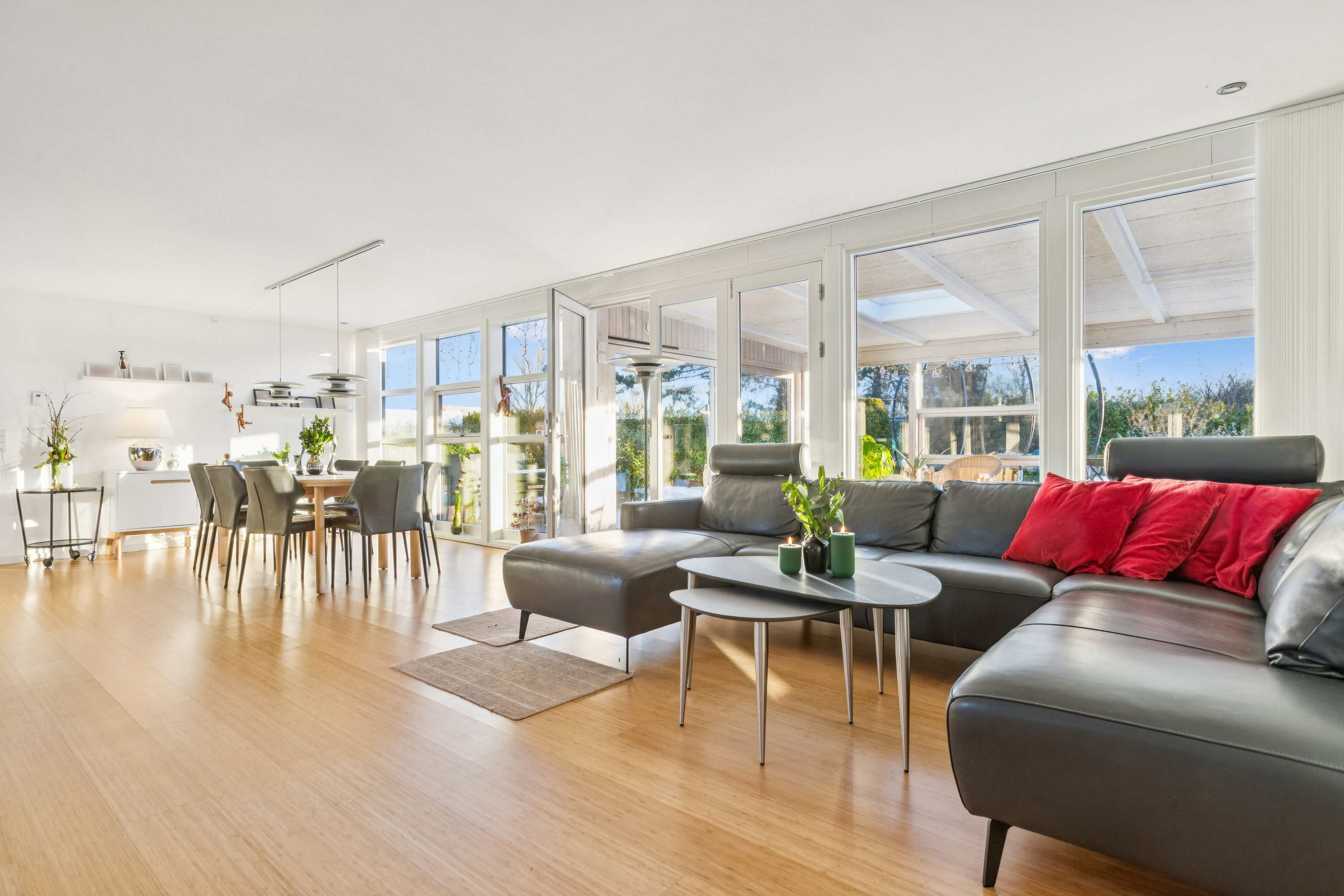 Fremhævet stue billede i fuldskærmstilstand. Billede af Barritvej 32, 2770 Kastrup