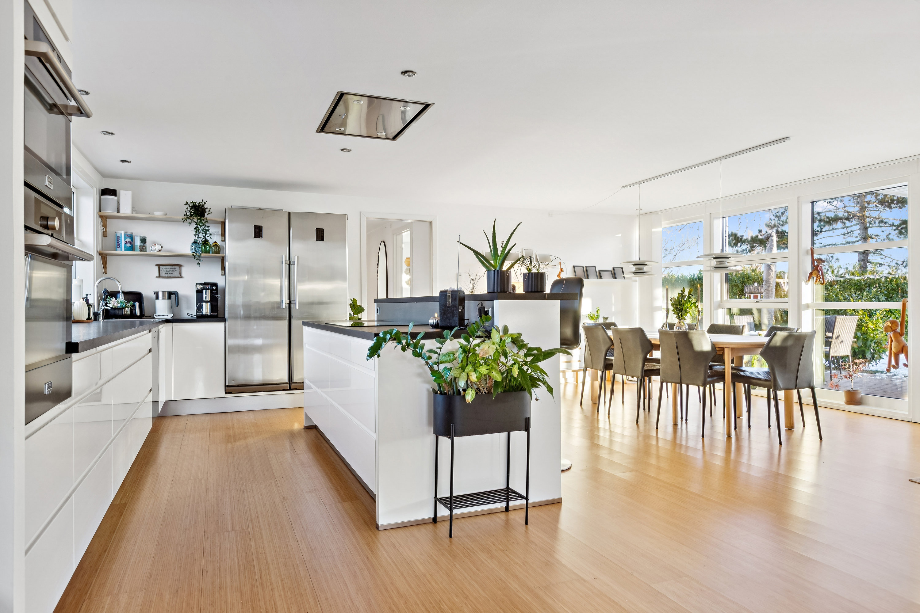 Fremhævet køkken billede i fuldskærmstilstand. Billede af Barritvej 32, 2770 Kastrup