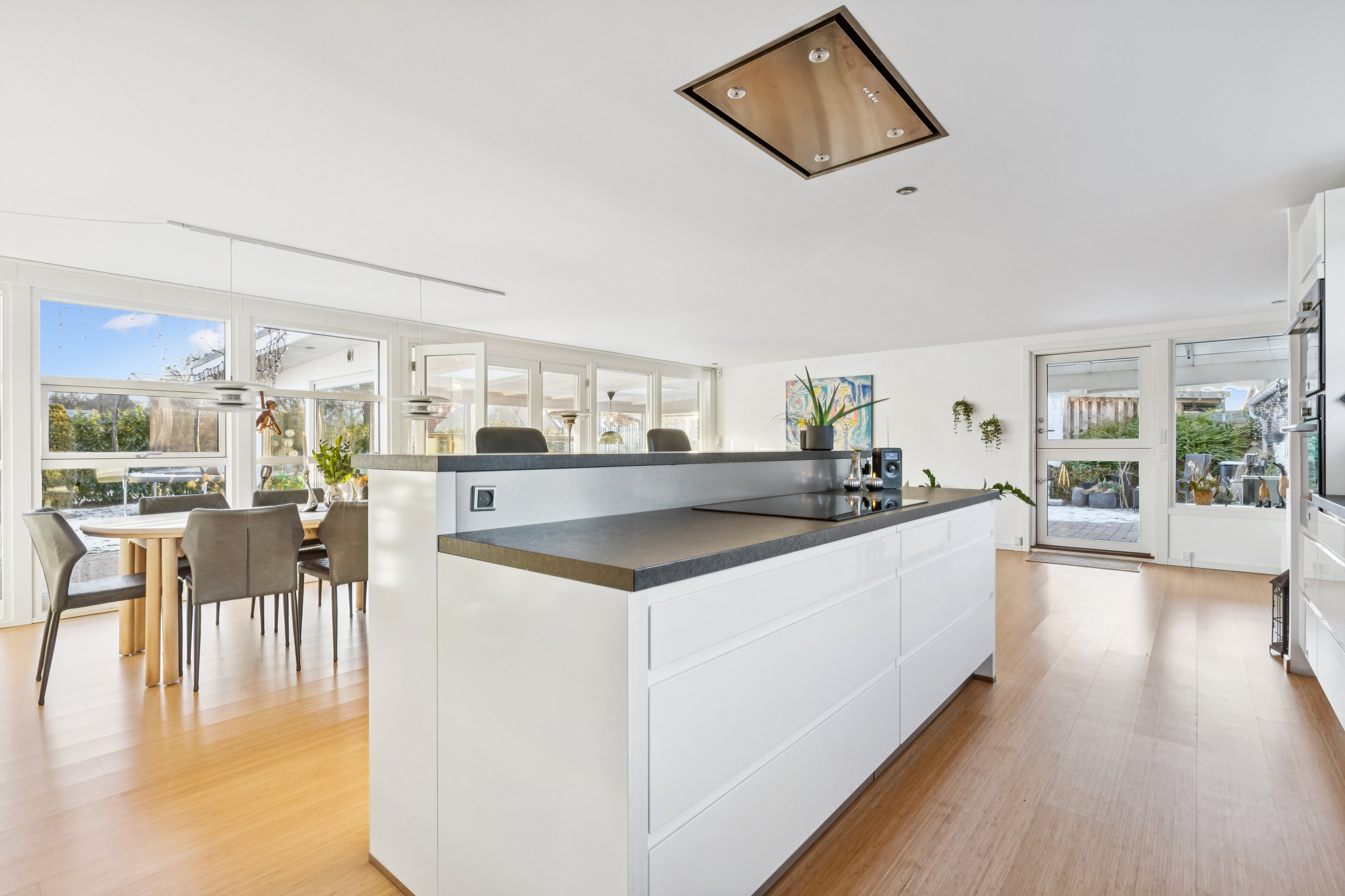 Fremhævet køkken billede i fuldskærmstilstand. Billede af Barritvej 32, 2770 Kastrup