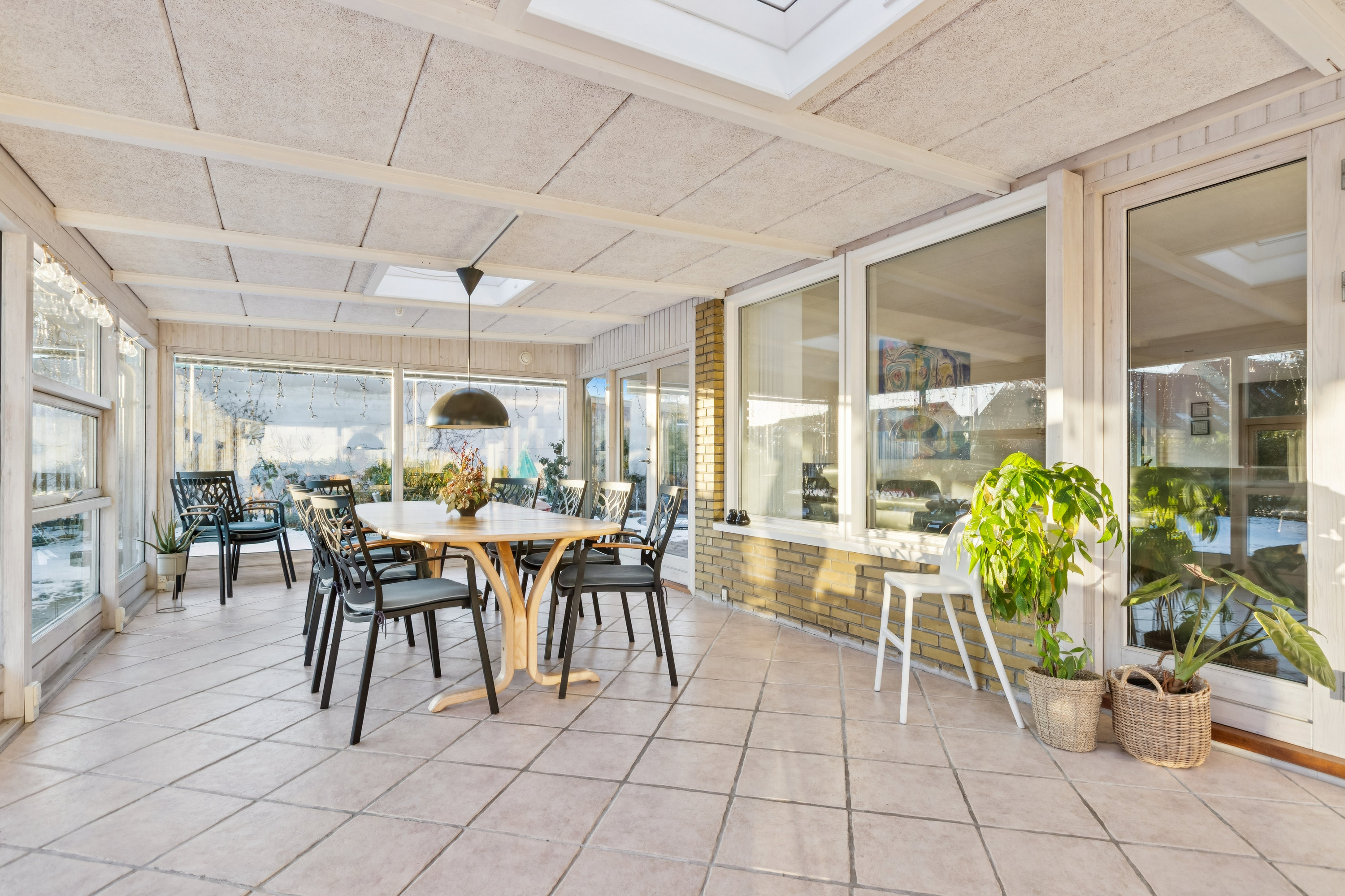 Fremhævet udestue billede i fuldskærmstilstand. Billede af Barritvej 32, 2770 Kastrup