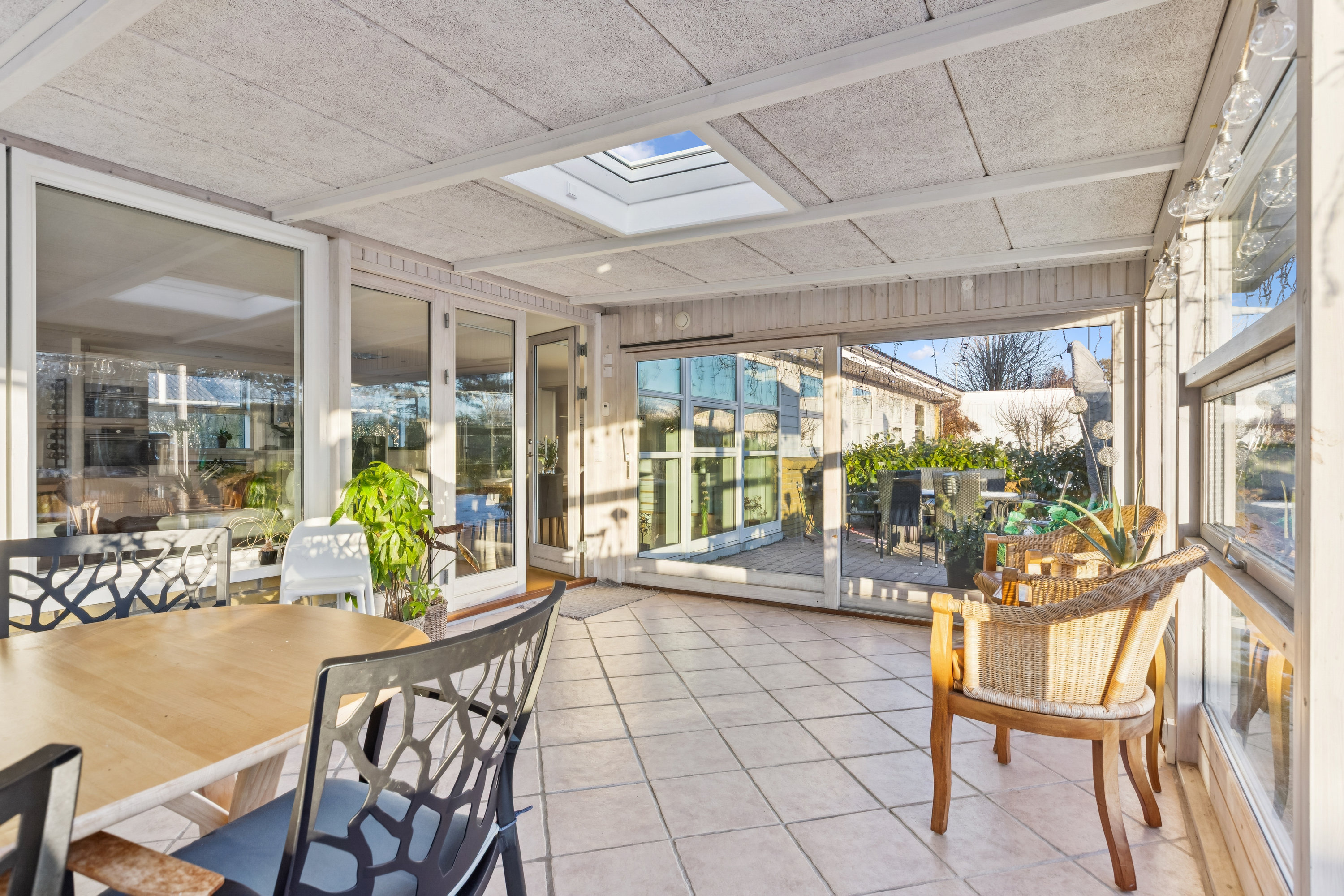 Fremhævet udestue billede i fuldskærmstilstand. Billede af Barritvej 32, 2770 Kastrup