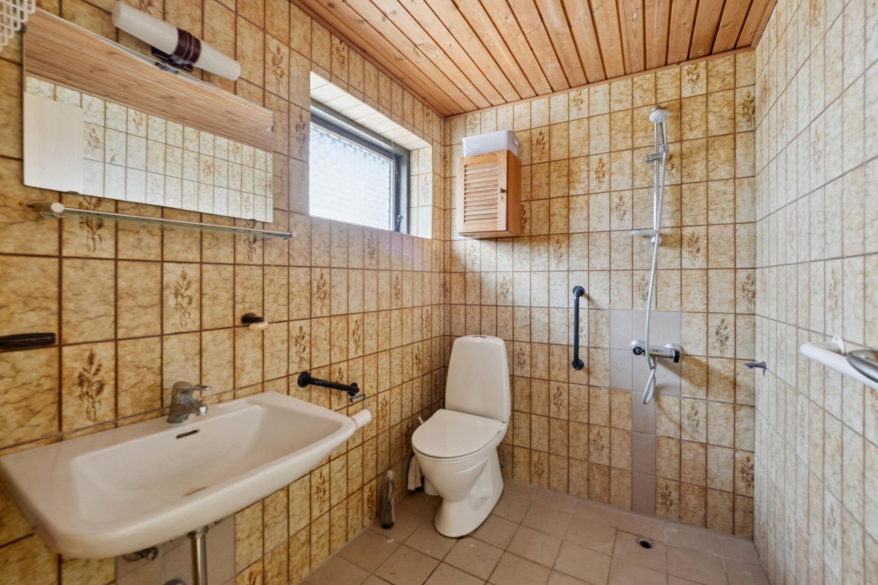 Fremhævet badeværelse billede i fuldskærmstilstand. Billede af Hjertegræsvej 3, Sperring, 7700 Thisted