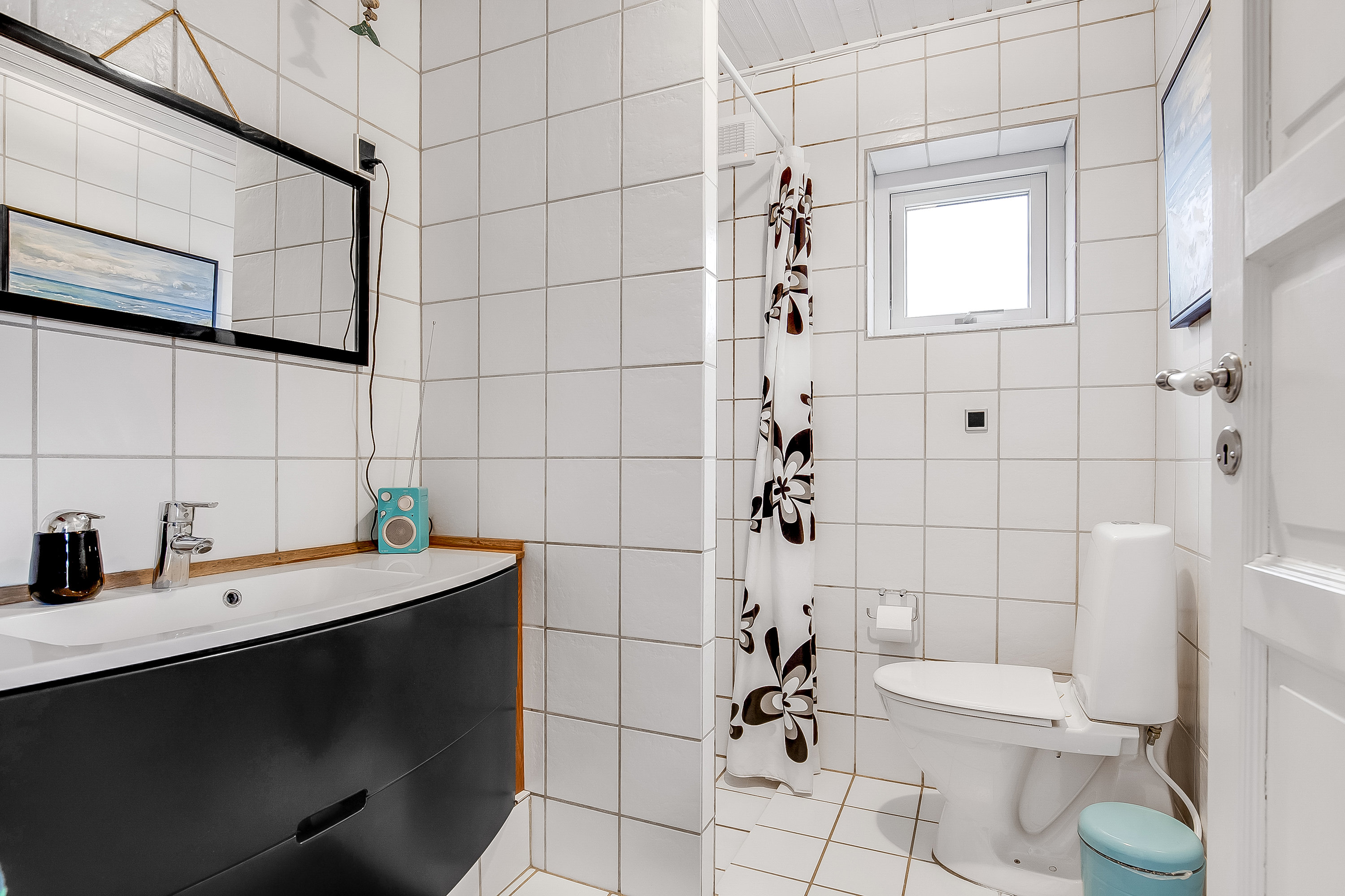 Fremhævet badeværelse billede i fuldskærmstilstand. Billede af Otte Ruds Vej 9, 7100 Vejle