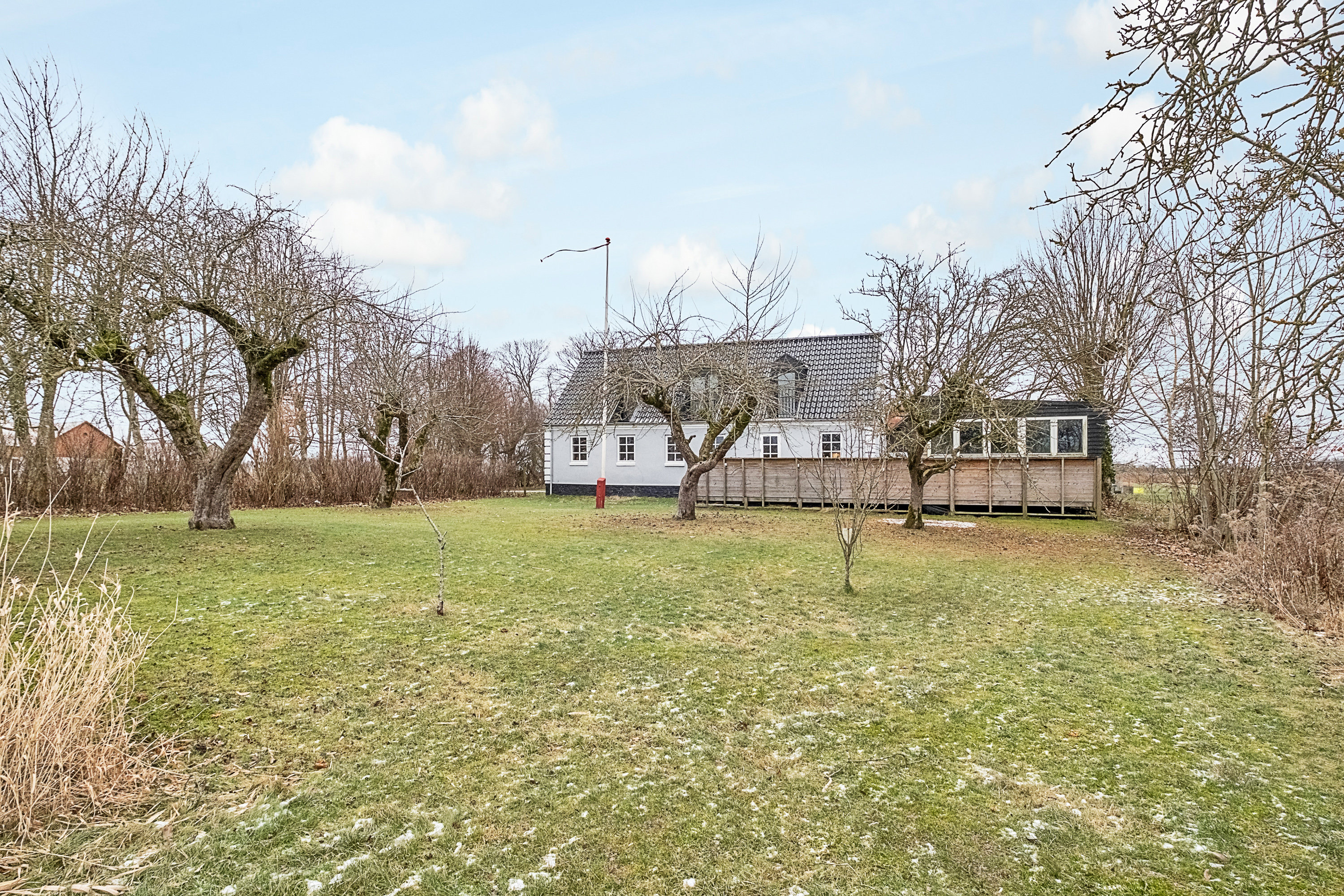 Fremhævet set fra haven billede i fuldskærmstilstand. Billede af Clemensvej 5, Bendstrup, 8530 Hjortshøj