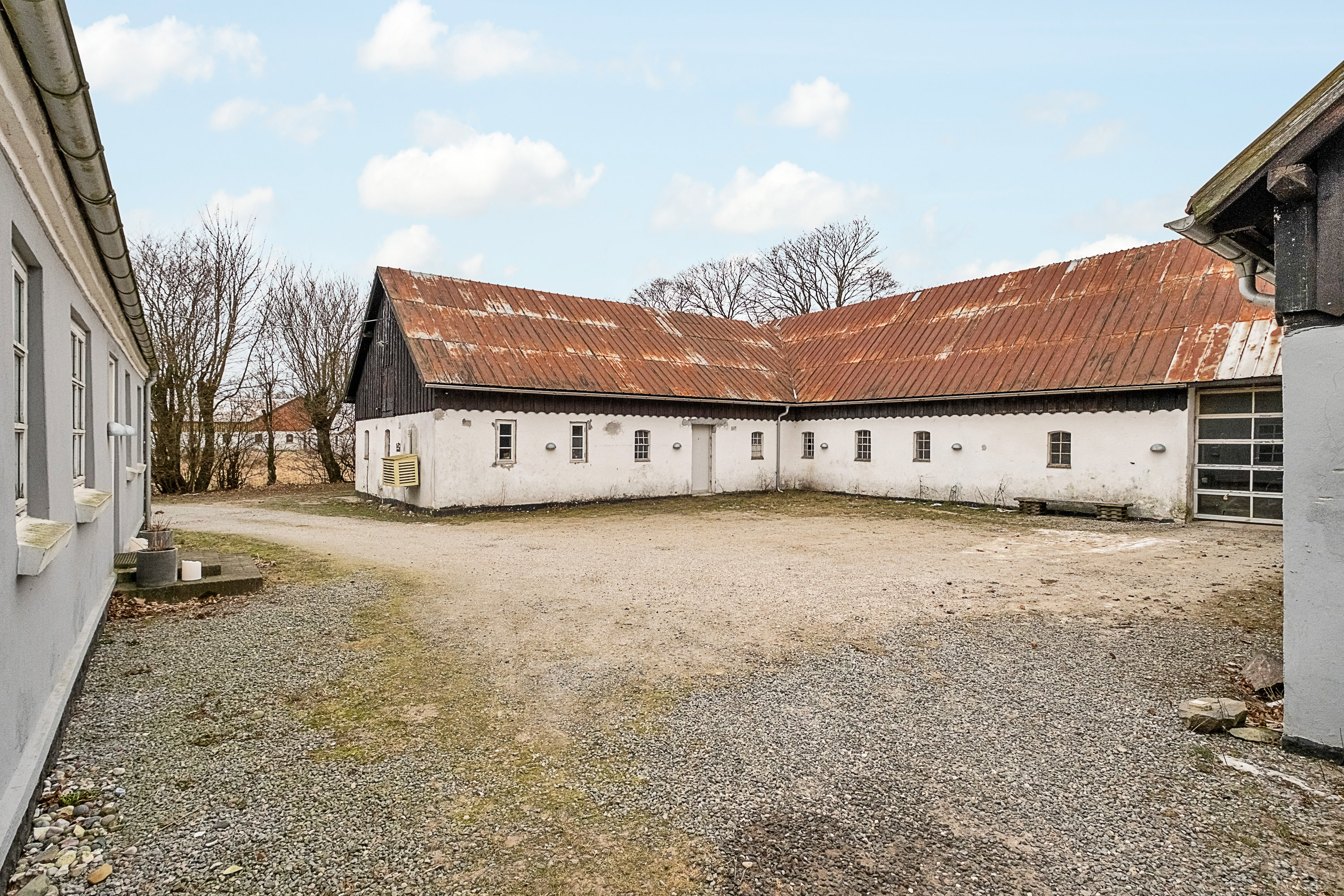Fremhævet gårdsplads billede i fuldskærmstilstand. Billede af Clemensvej 5, Bendstrup, 8530 Hjortshøj