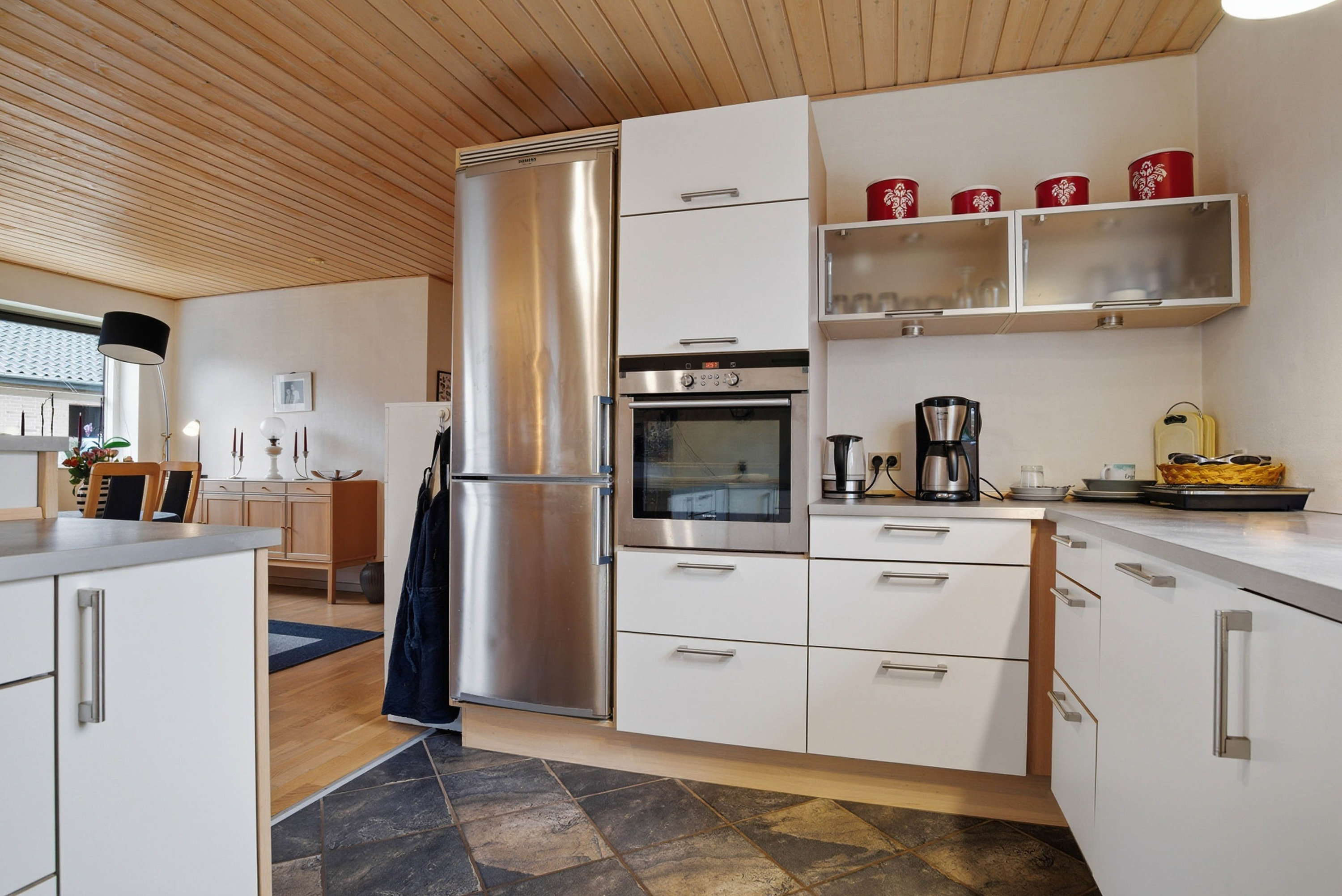 Fremhævet køkken billede i fuldskærmstilstand. Billede af Blommehaven 5, 7570 Vemb