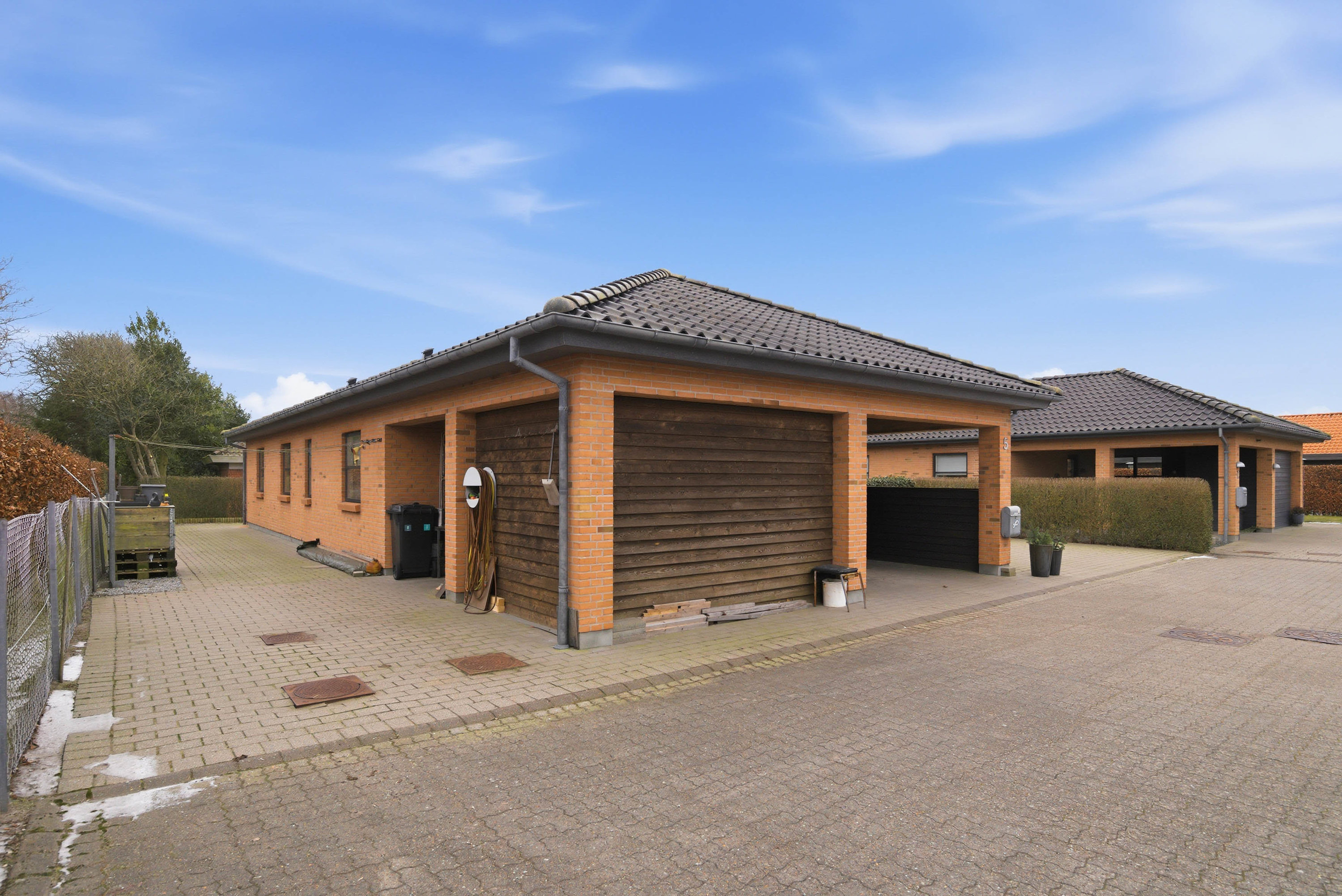 Fremhævet ejendommen billede i fuldskærmstilstand. Billede af Blommehaven 5, 7570 Vemb