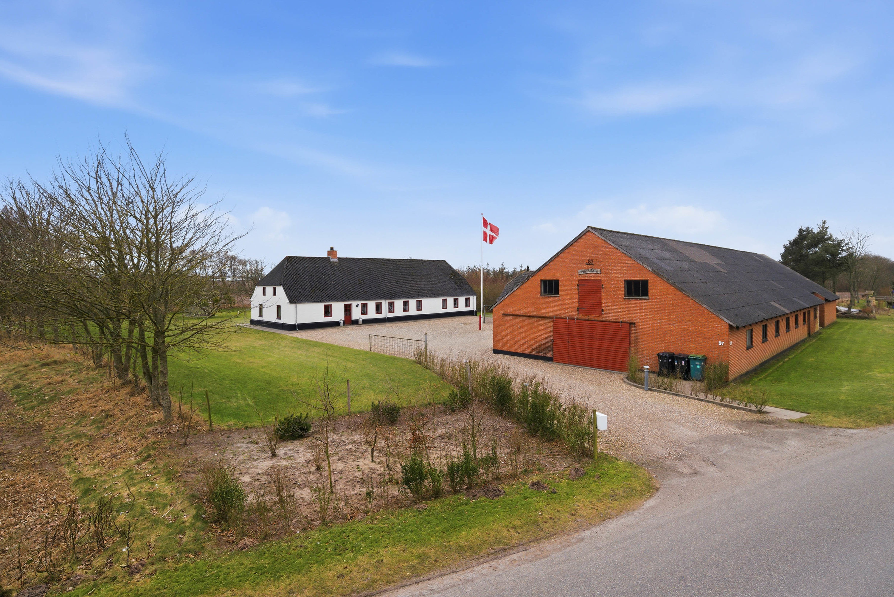 Miniaturebillede 2: ejendommen. Billede af Skalstrupvej 57, Skalstrup, 7570 Vemb