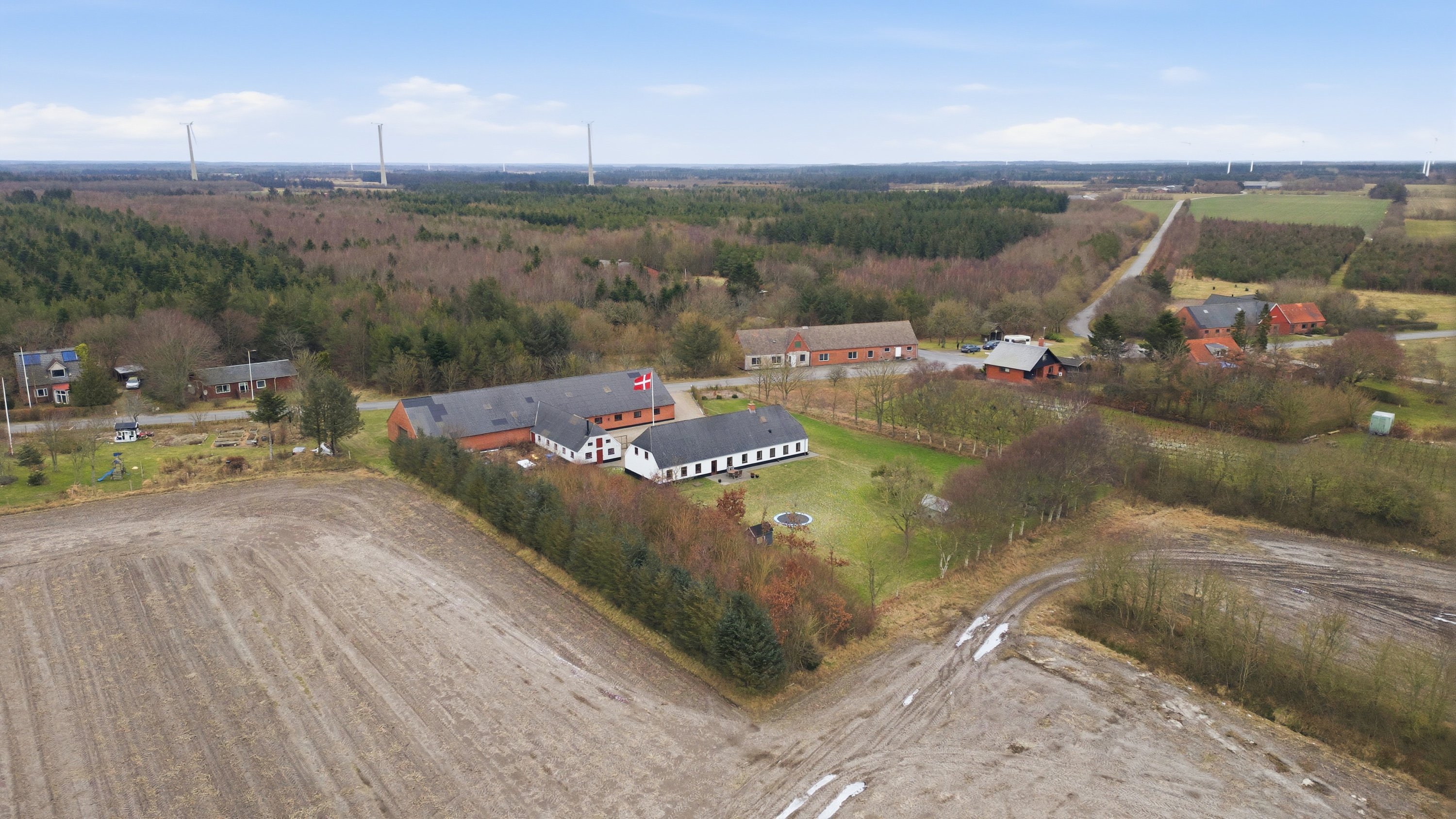 Fremhævet luftfoto billede i fuldskærmstilstand. Billede af Skalstrupvej 57, Skalstrup, 7570 Vemb