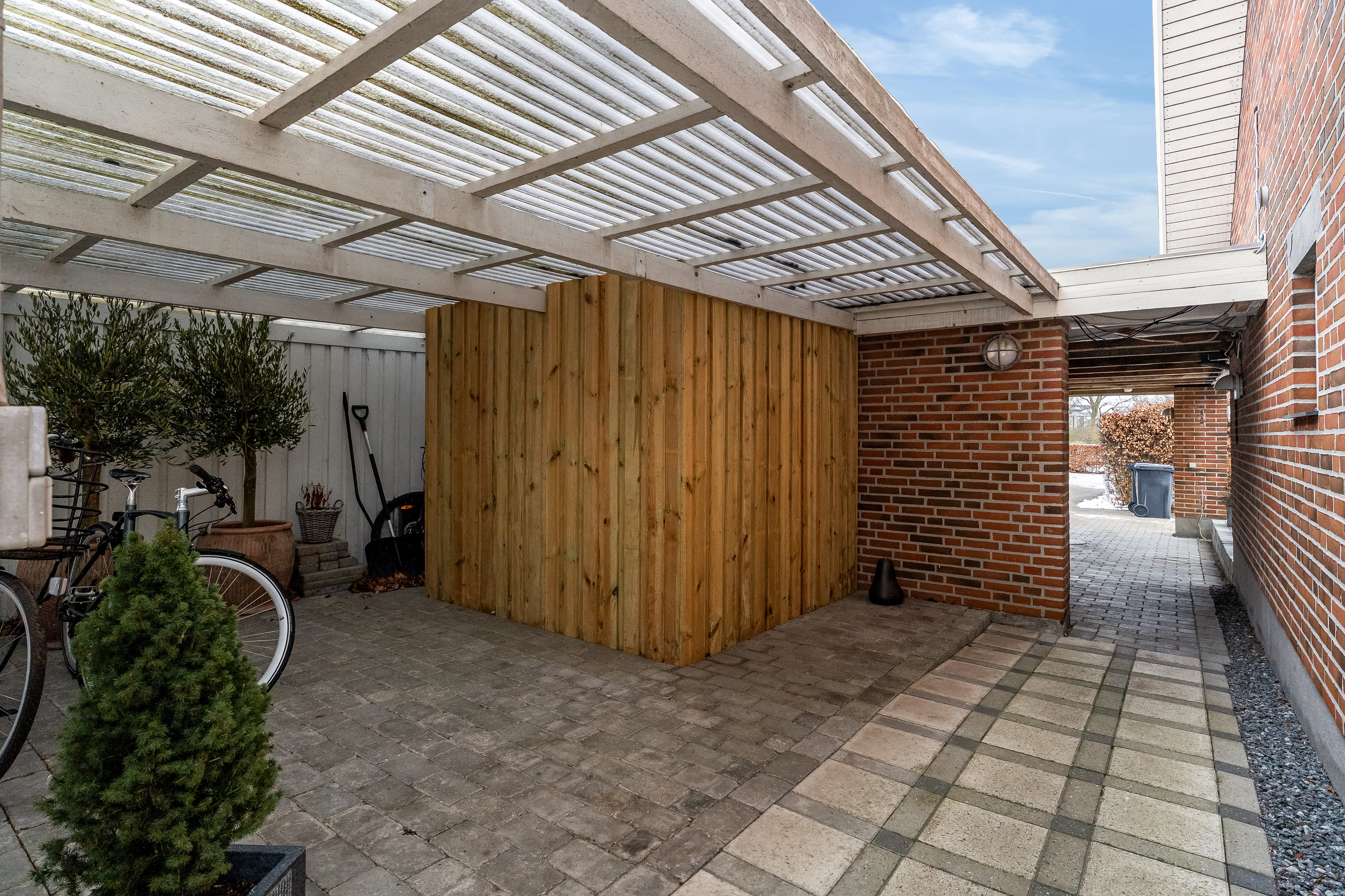 Fremhævet overdækket terrasse billede i fuldskærmstilstand. Billede af Rosnæsvej 97, 4900 Nakskov