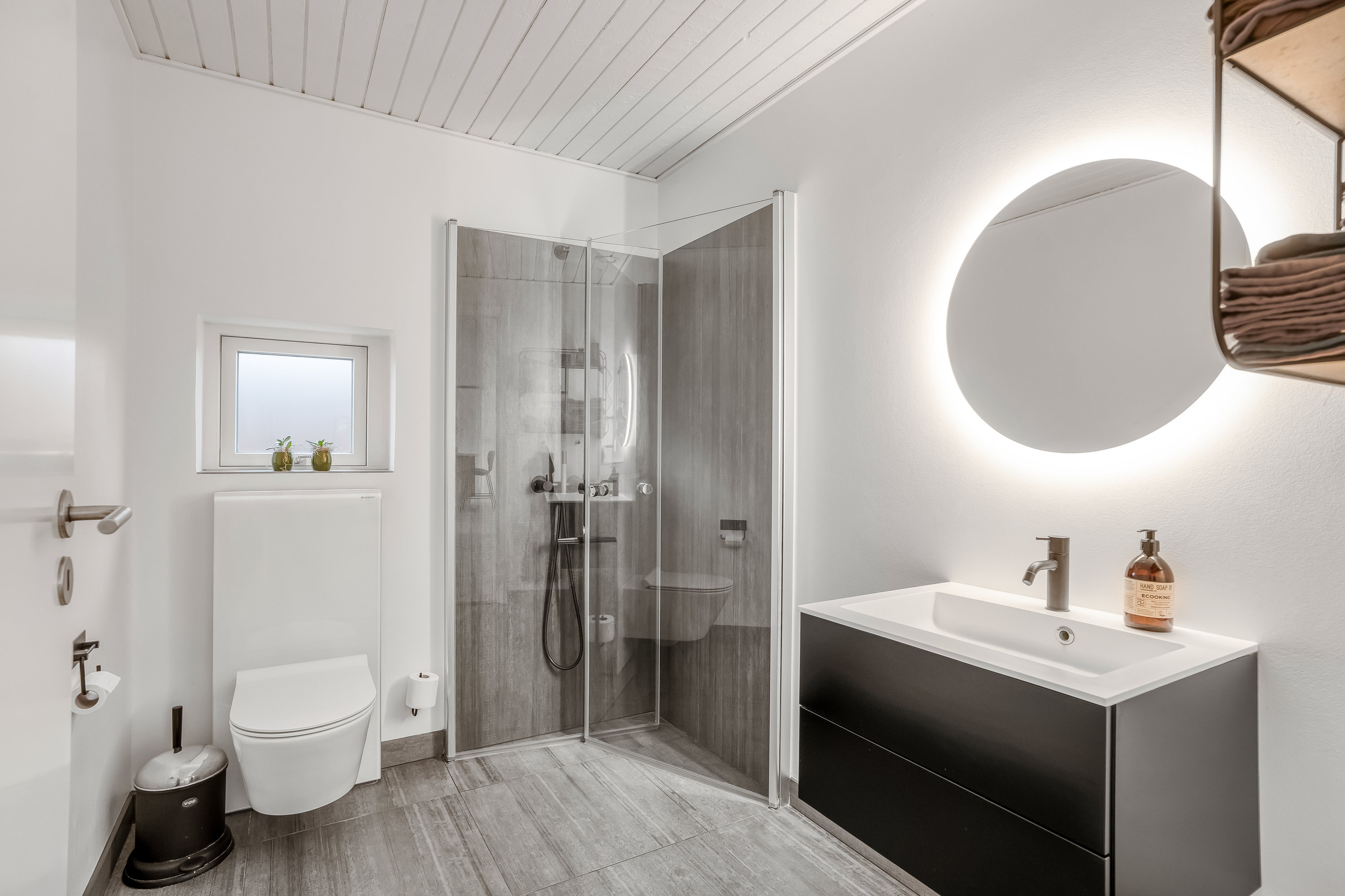 Fremhævet badeværelse billede i fuldskærmstilstand. Billede af Rosnæsvej 97, 4900 Nakskov