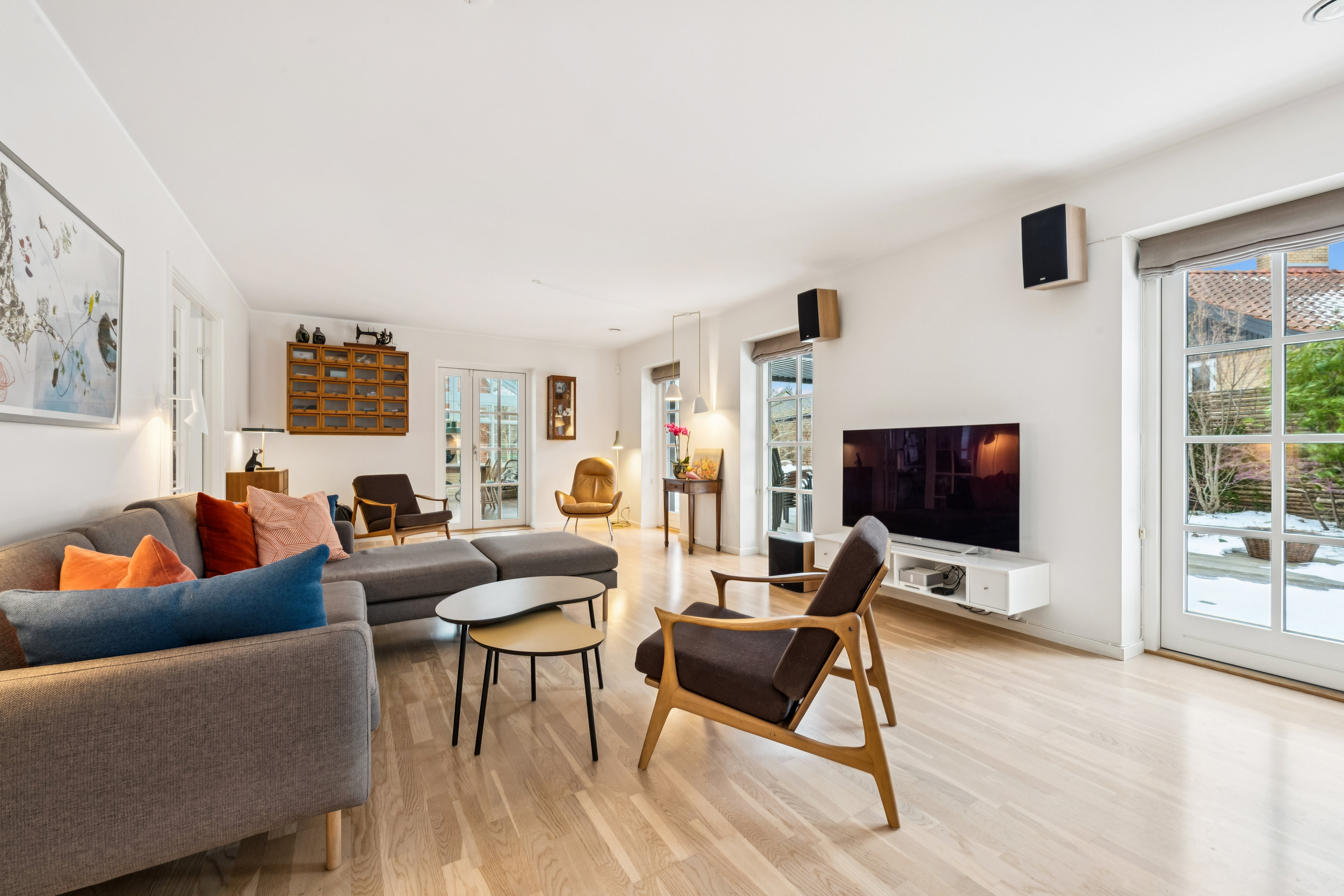 Fremhævet stue billede i fuldskærmstilstand. Billede af Hanehøj 33, 2880 Bagsværd