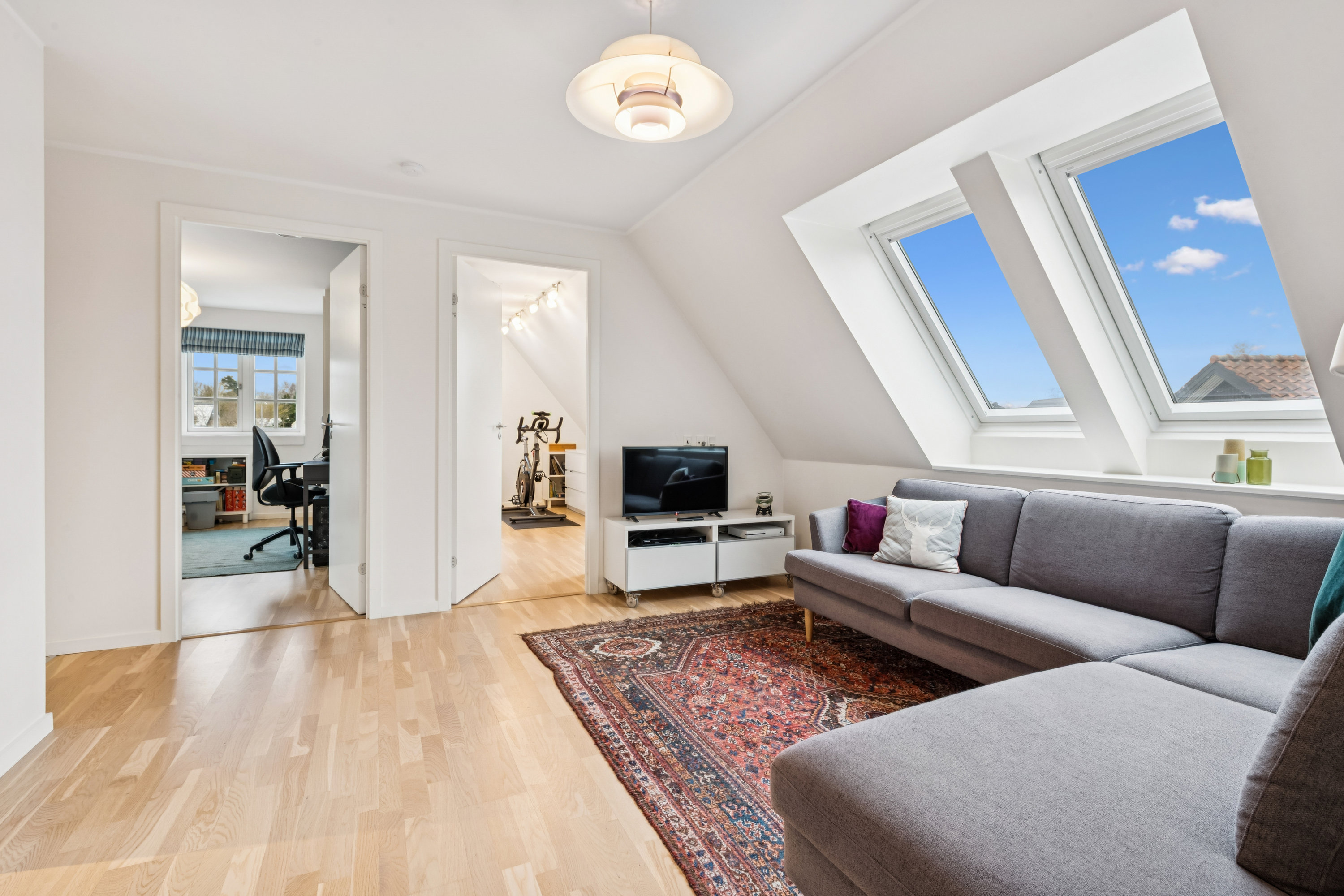 Fremhævet stue billede i fuldskærmstilstand. Billede af Hanehøj 33, 2880 Bagsværd