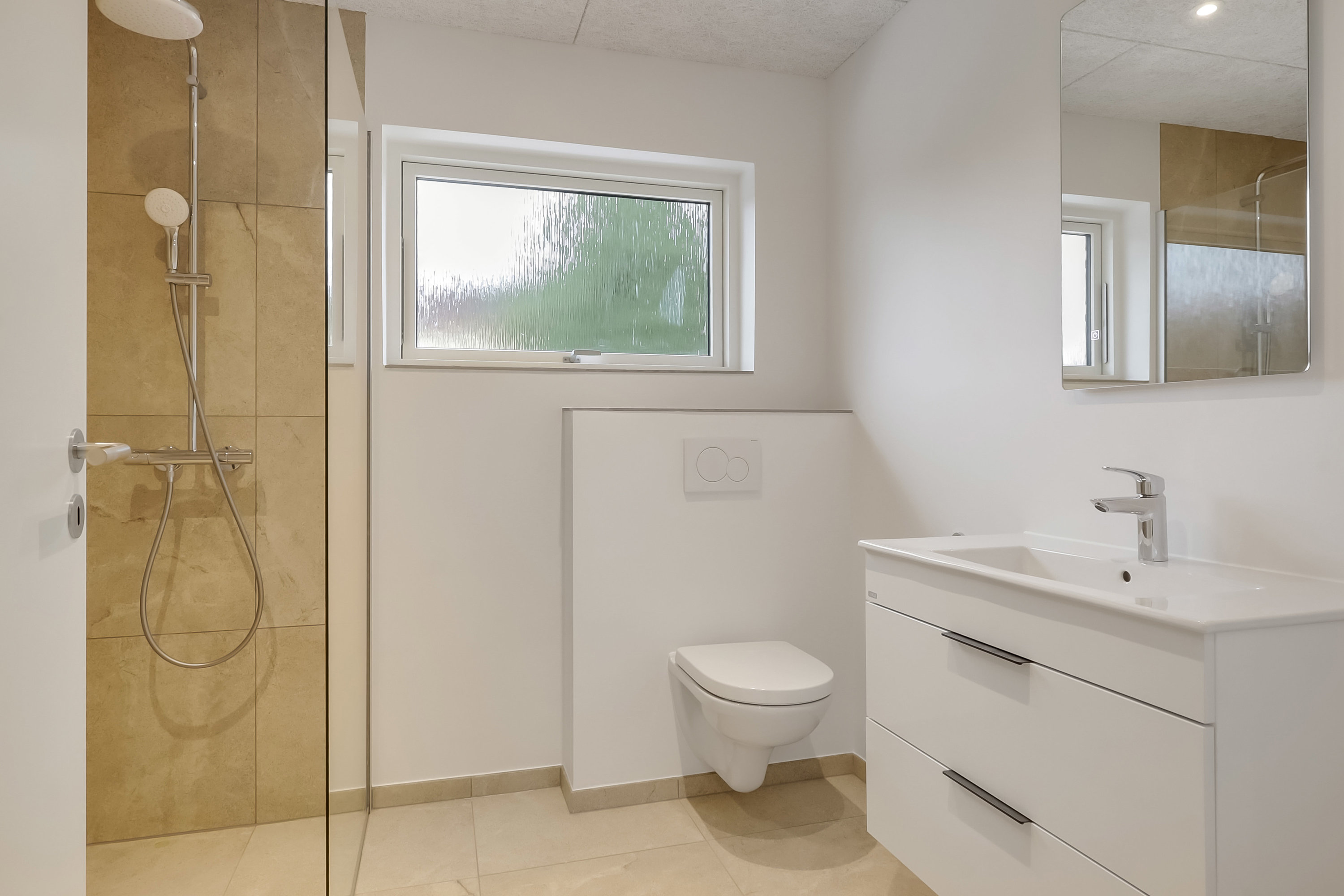 Fremhævet badeværelse billede i fuldskærmstilstand. Billede af Kløvervej 49, Sønder Nærå, 5792 Årslev