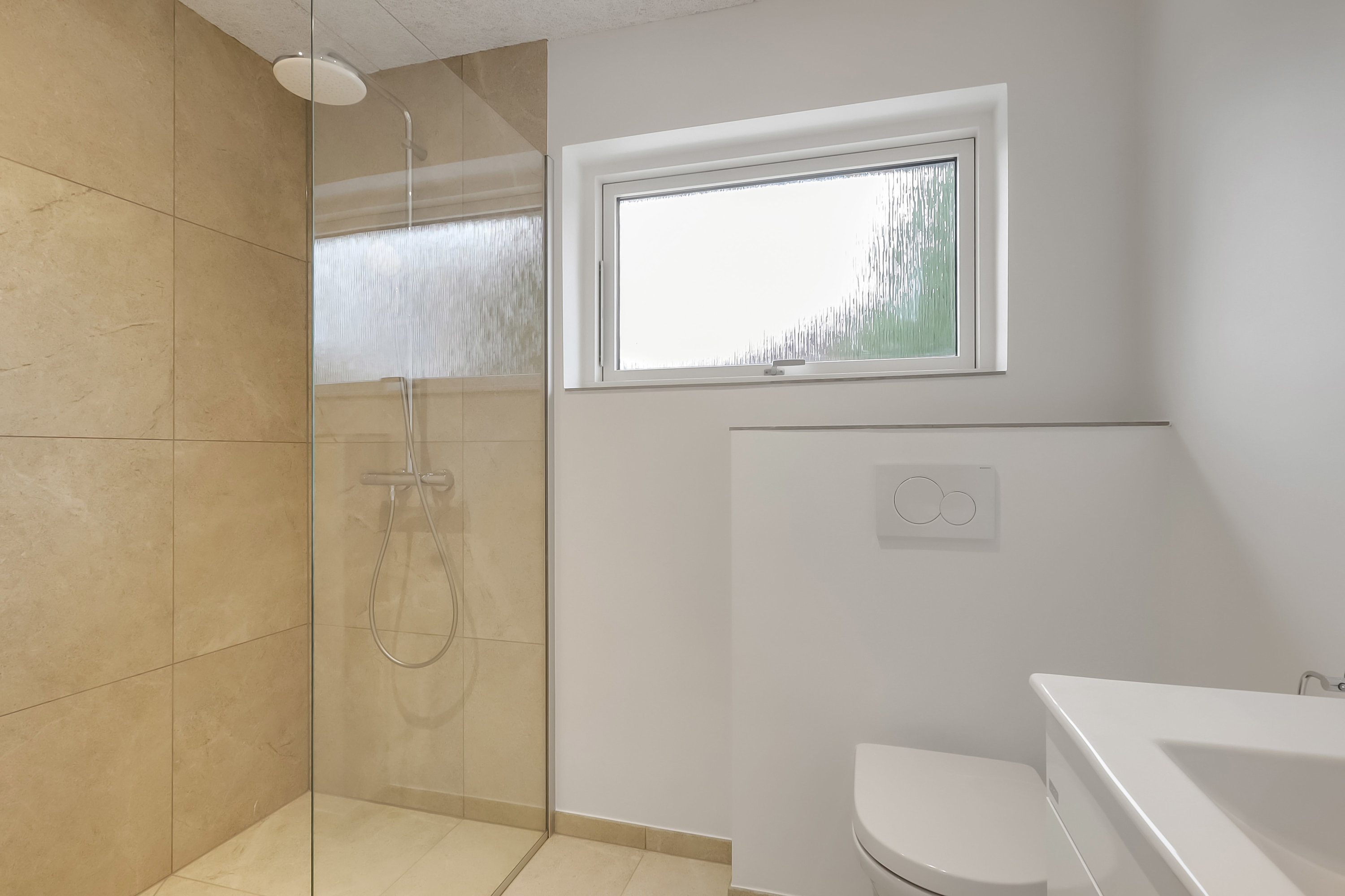 Fremhævet badeværelse billede i fuldskærmstilstand. Billede af Kløvervej 49, Sønder Nærå, 5792 Årslev