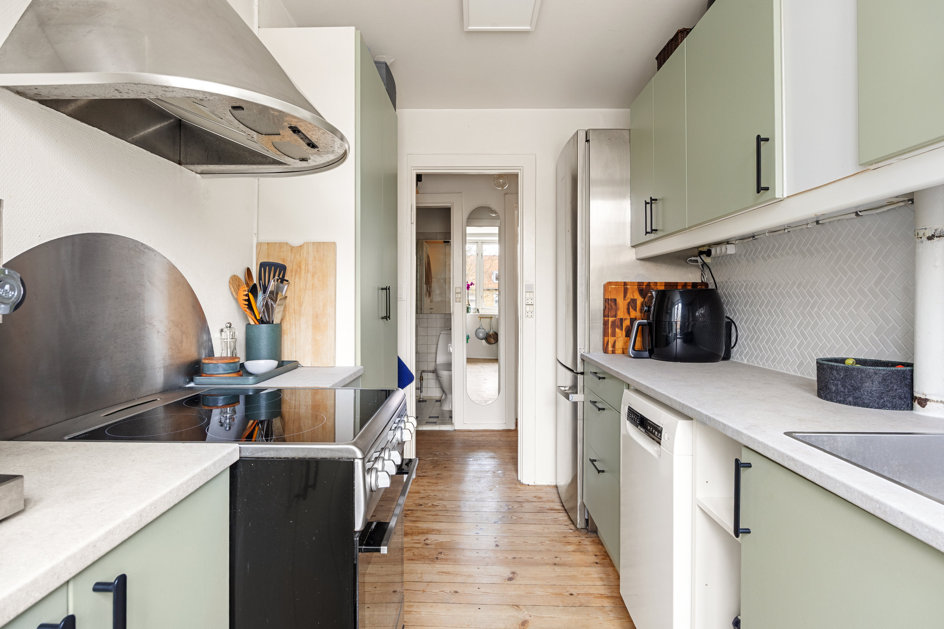 Fremhævet køkken billede i fuldskærmstilstand. Billede af Sjælør Boulevard 26, 2. th., 2450 København SV