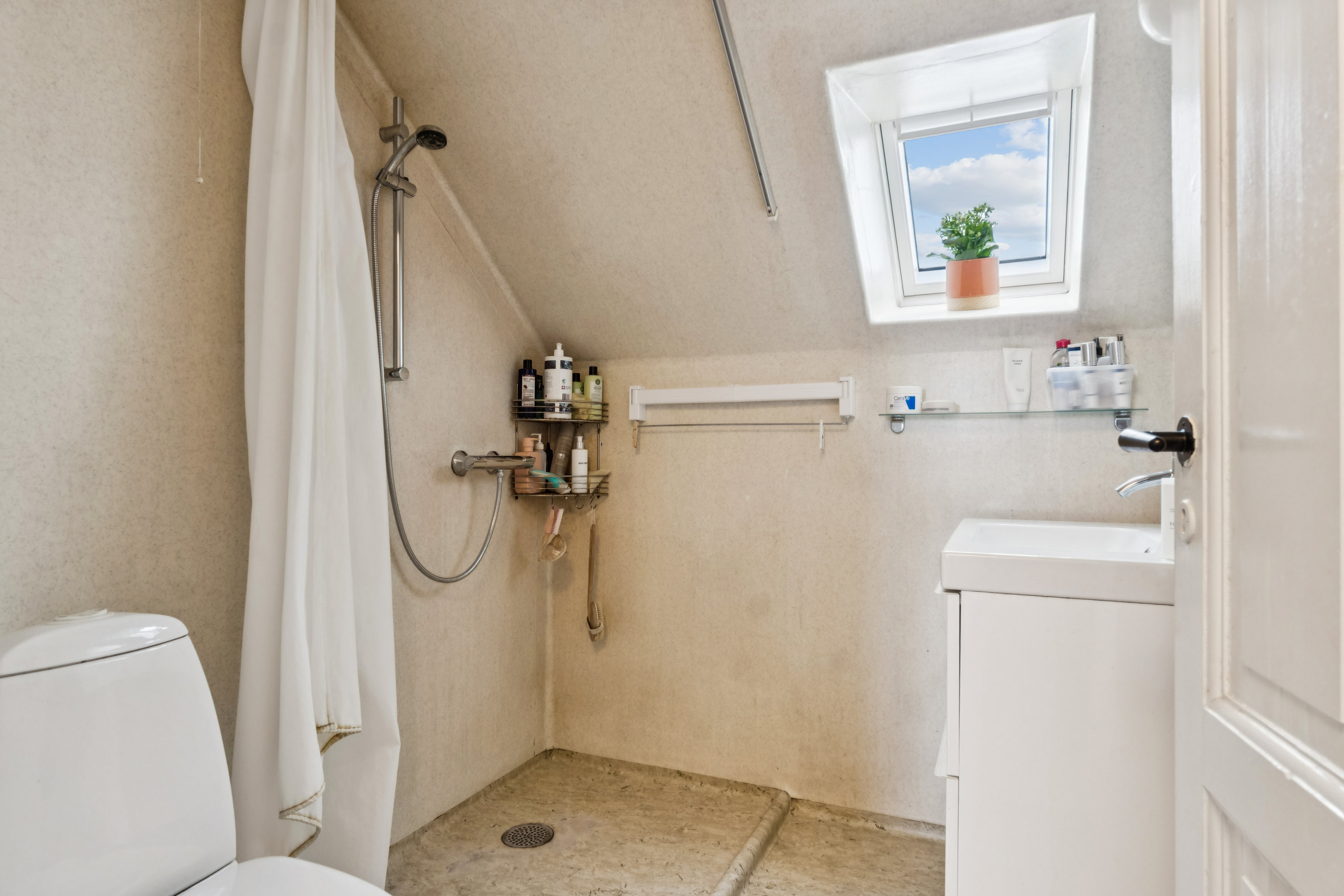 Fremhævet badeværelse billede i fuldskærmstilstand. Billede af Allégade 20B, 2., 5000 Odense C