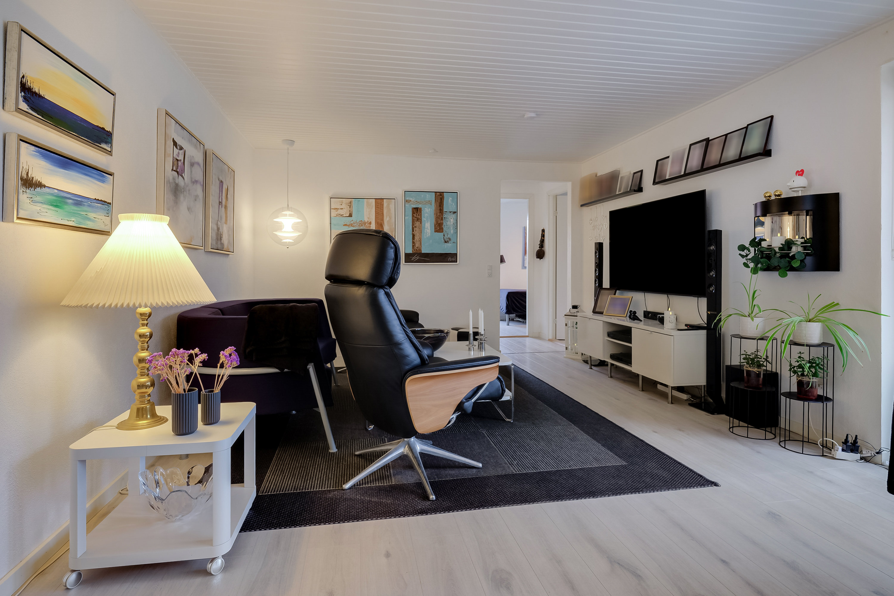 Fremhævet stue billede i fuldskærmstilstand. Billede af Spurvelunden 10, Vejle, 5672 Broby