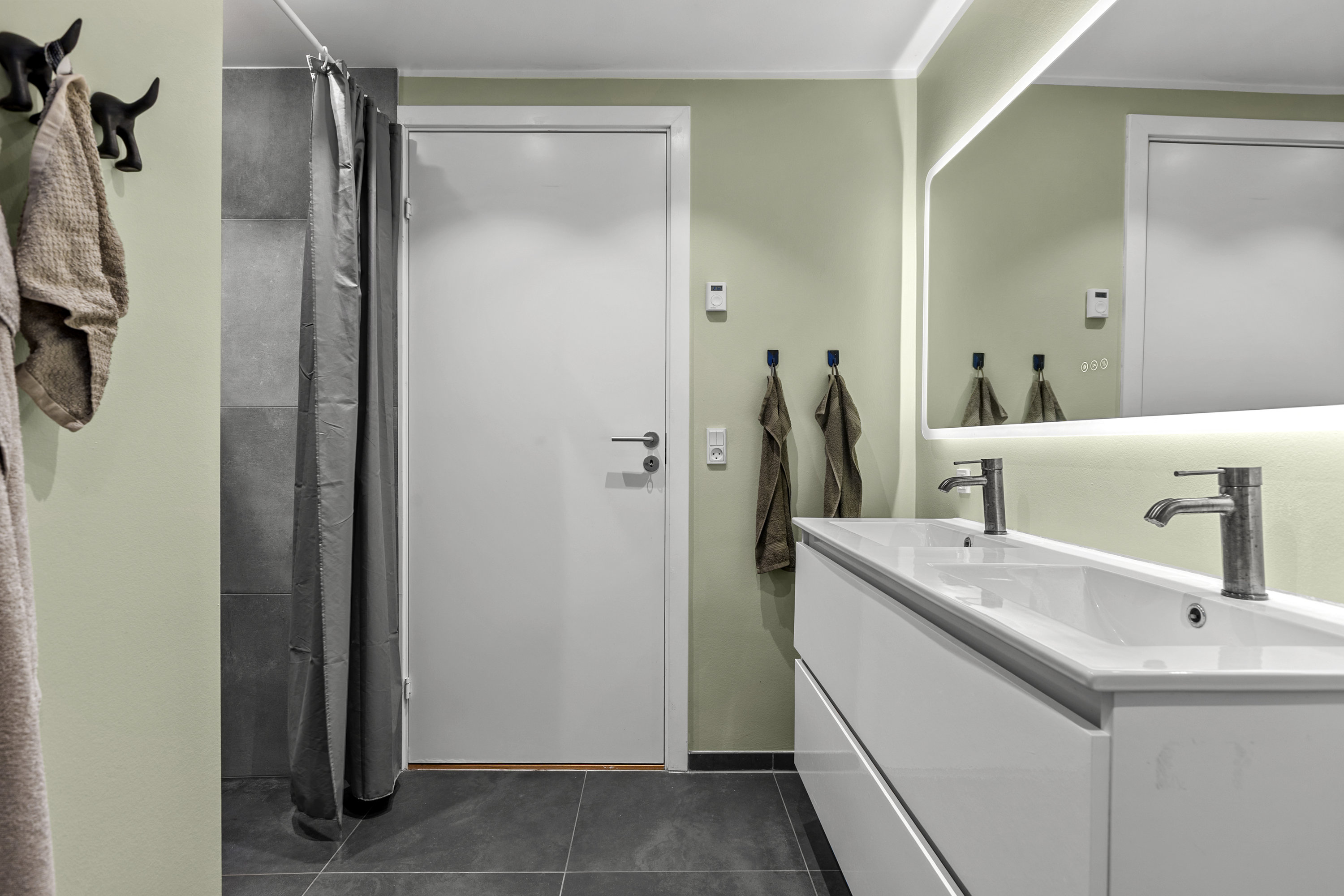 Fremhævet badeværelse billede i fuldskærmstilstand. Billede af Svinget 17, 4050 Skibby